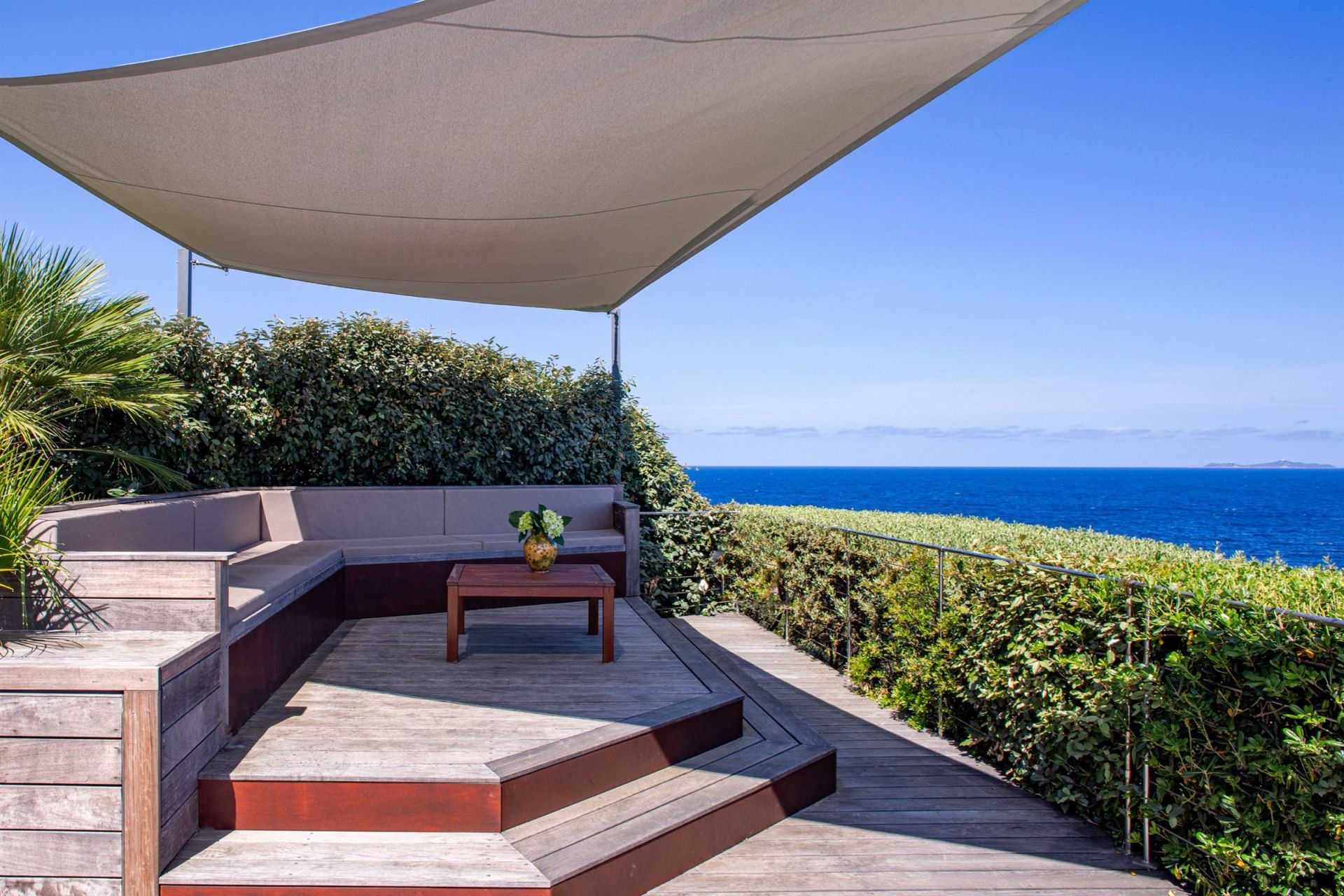 villa de luxe 10 Pièces en location saisonnière sur AJACCIO (20000)