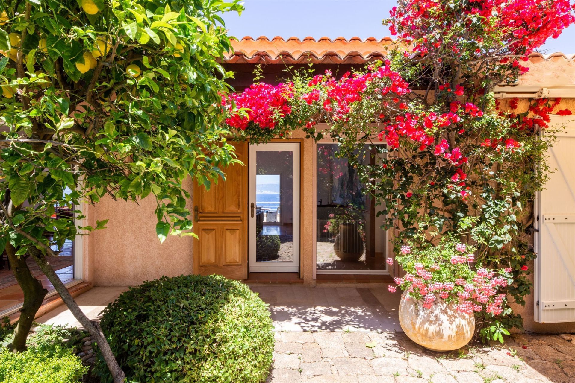 villa de luxe 10 Pièces en location saisonnière sur AJACCIO (20000)