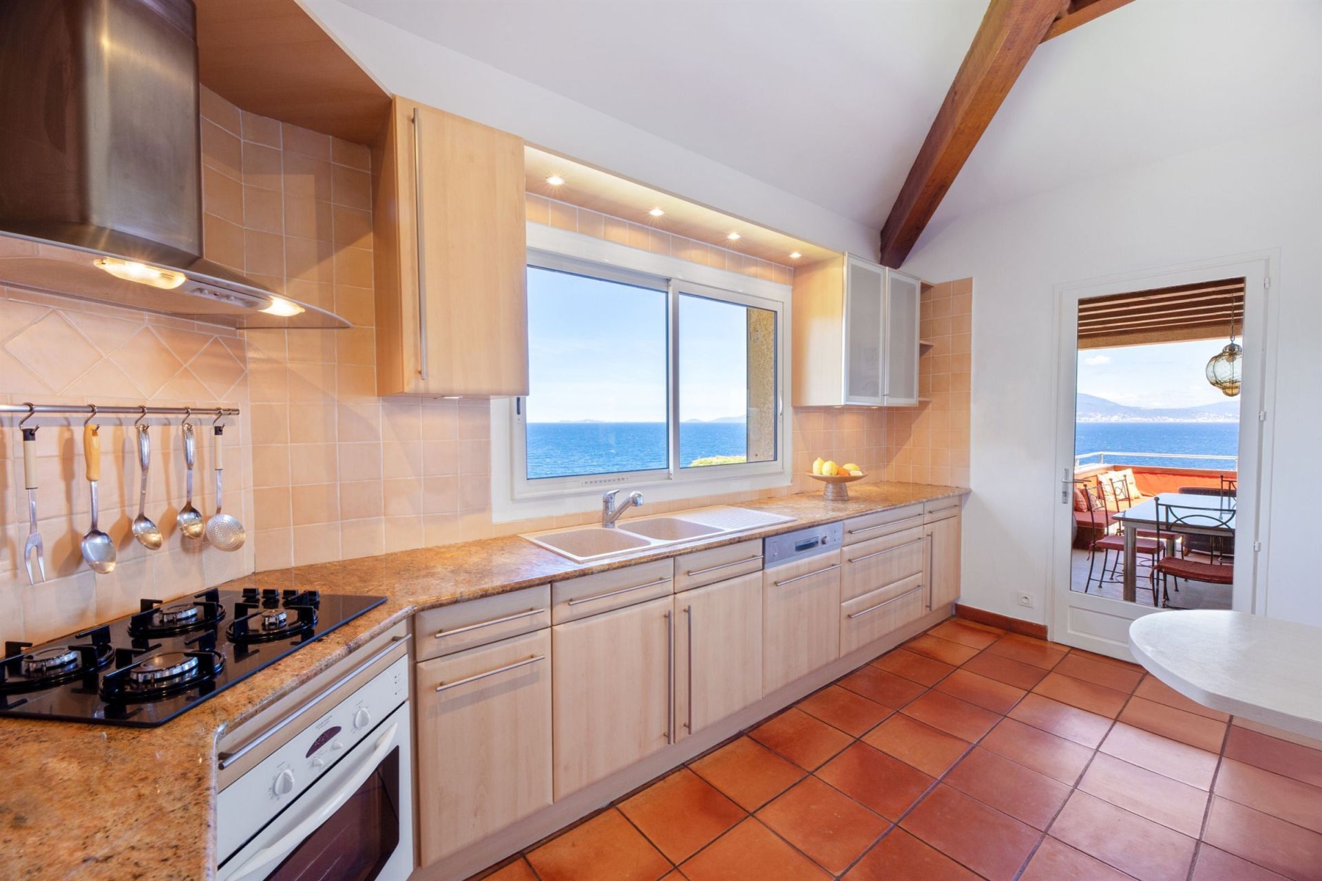 villa de luxe 10 Pièces en location saisonnière sur AJACCIO (20000)