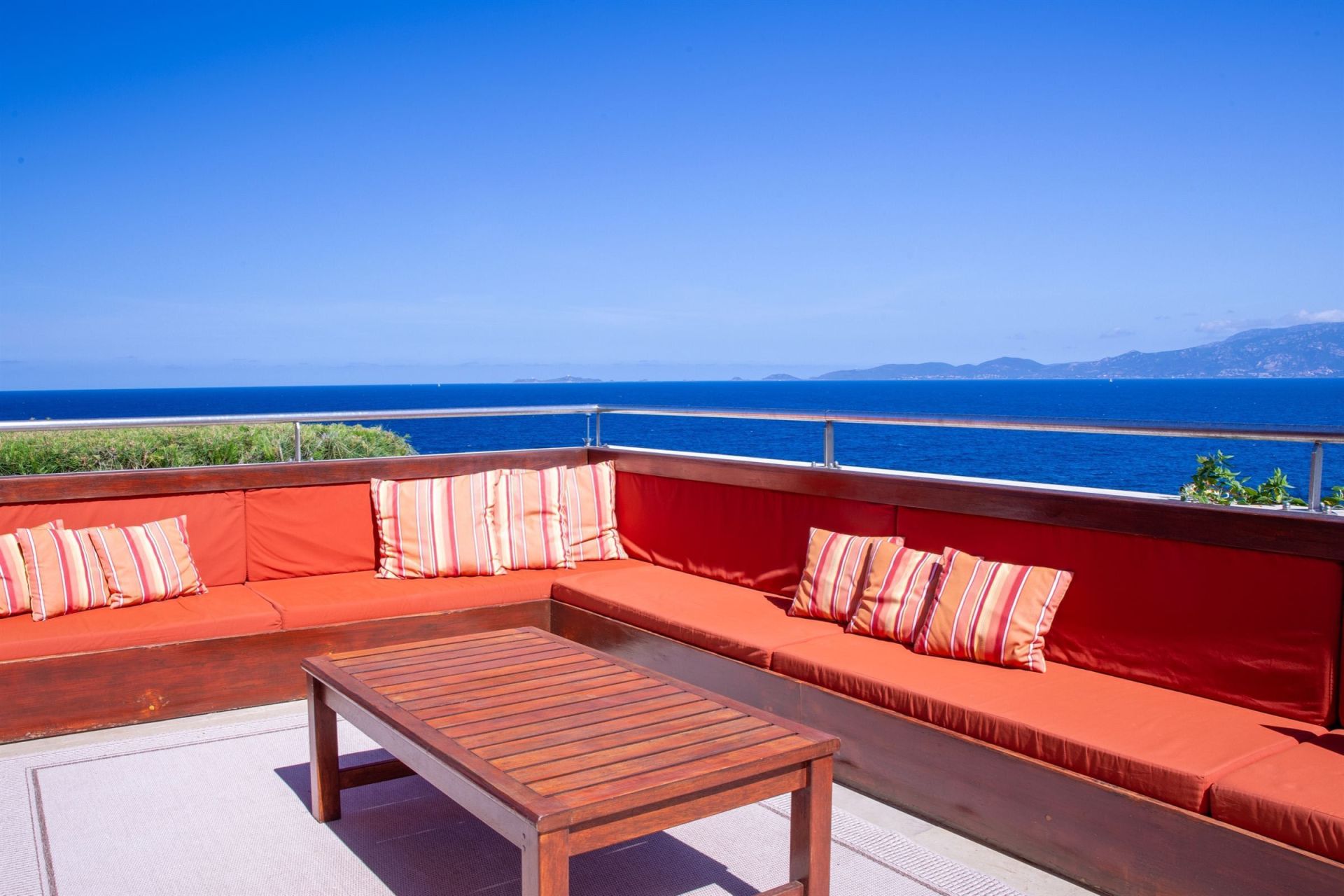 villa de luxe 10 Pièces en location saisonnière sur AJACCIO (20000)
