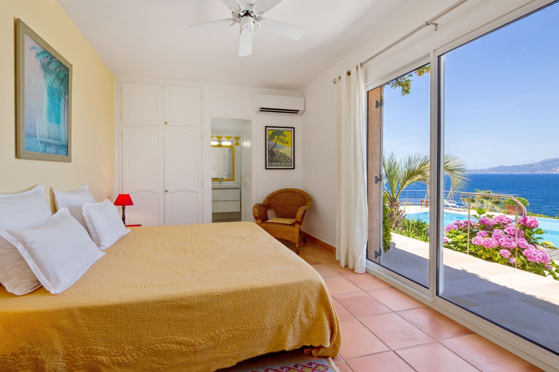 villa de luxe 10 Pièces en location saisonnière sur AJACCIO (20000)