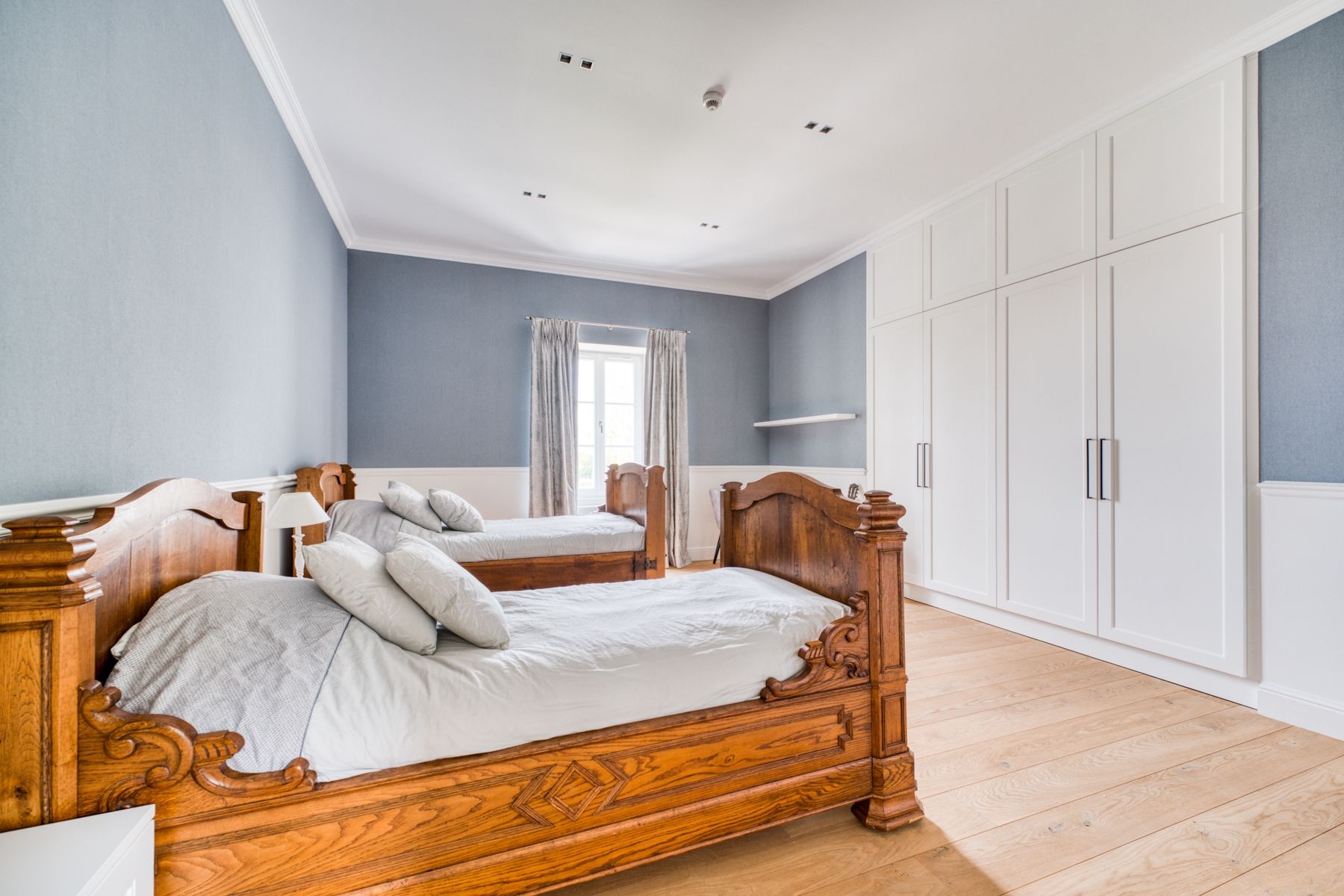 castle 12 Rooms for sale on ROCHEFORT (17300)