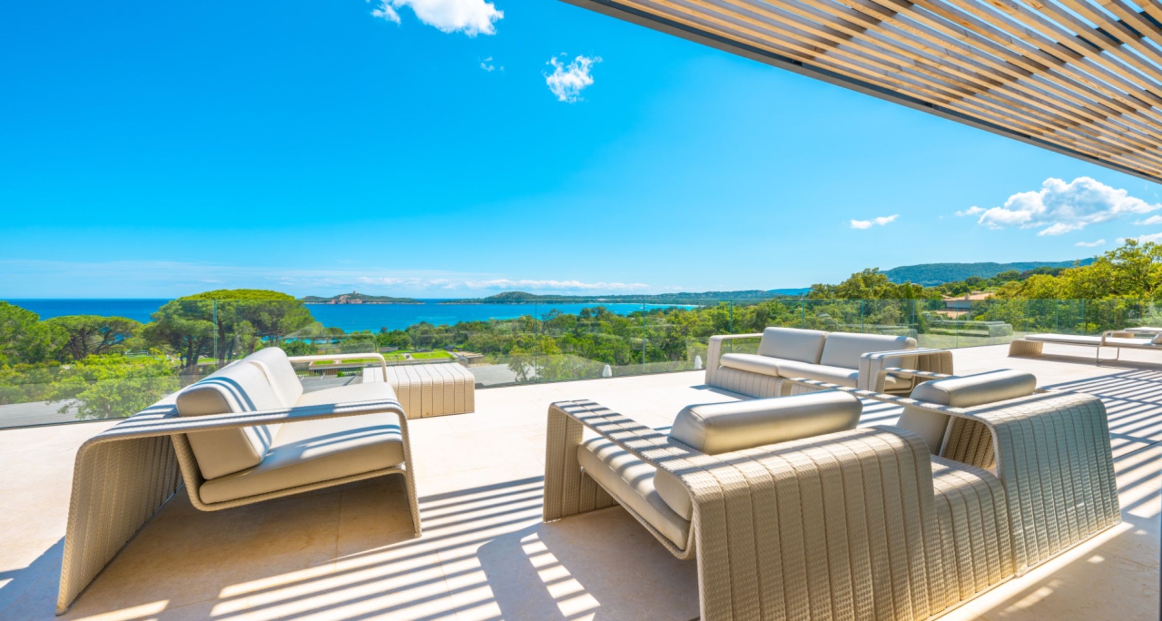 villa de luxe 8 Pièces en location saisonnière sur STE LUCIE DE PORTO VECCHIO (20144)