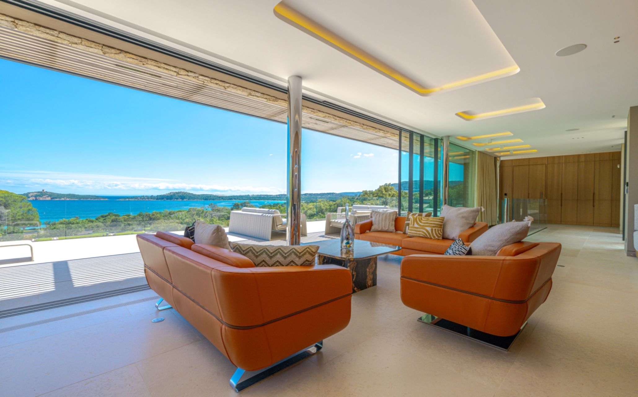 villa de luxe 8 Pièces en location saisonnière sur STE LUCIE DE PORTO VECCHIO (20144)