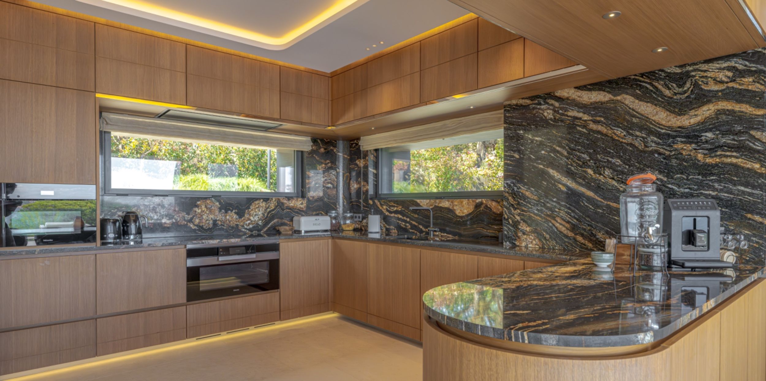 villa de luxe 8 Pièces en location saisonnière sur STE LUCIE DE PORTO VECCHIO (20144)