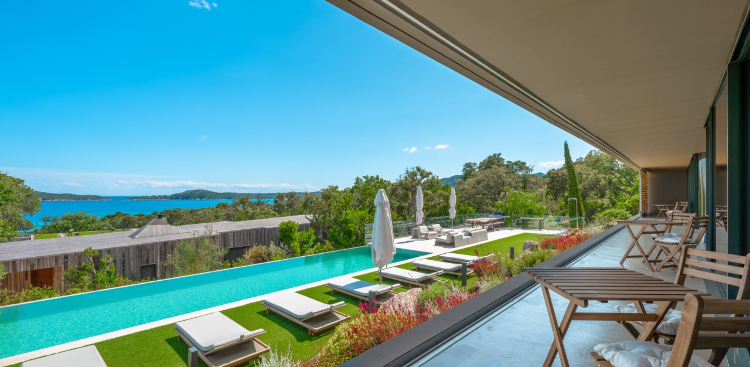 villa de luxe 8 Pièces en location saisonnière sur STE LUCIE DE PORTO VECCHIO (20144)