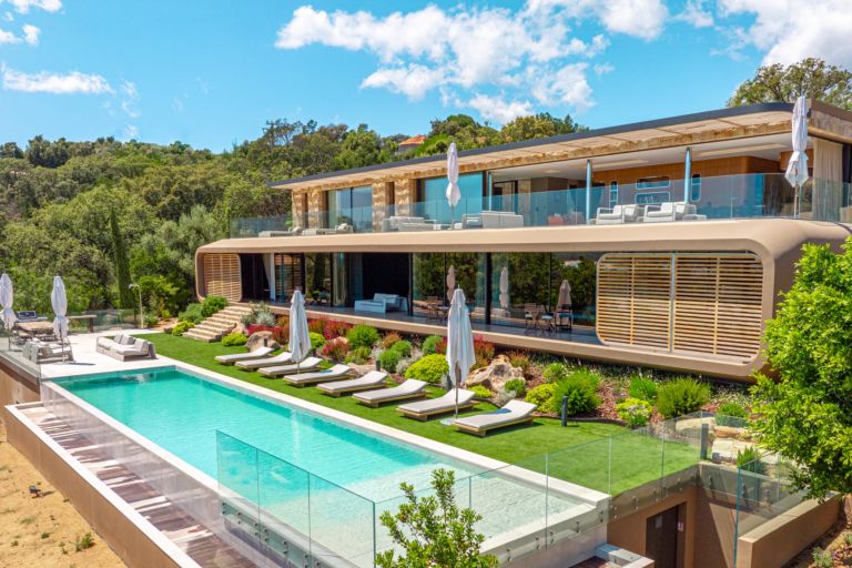 villa de luxe 8 Pièces en location saisonnière sur STE LUCIE DE PORTO VECCHIO (20144)