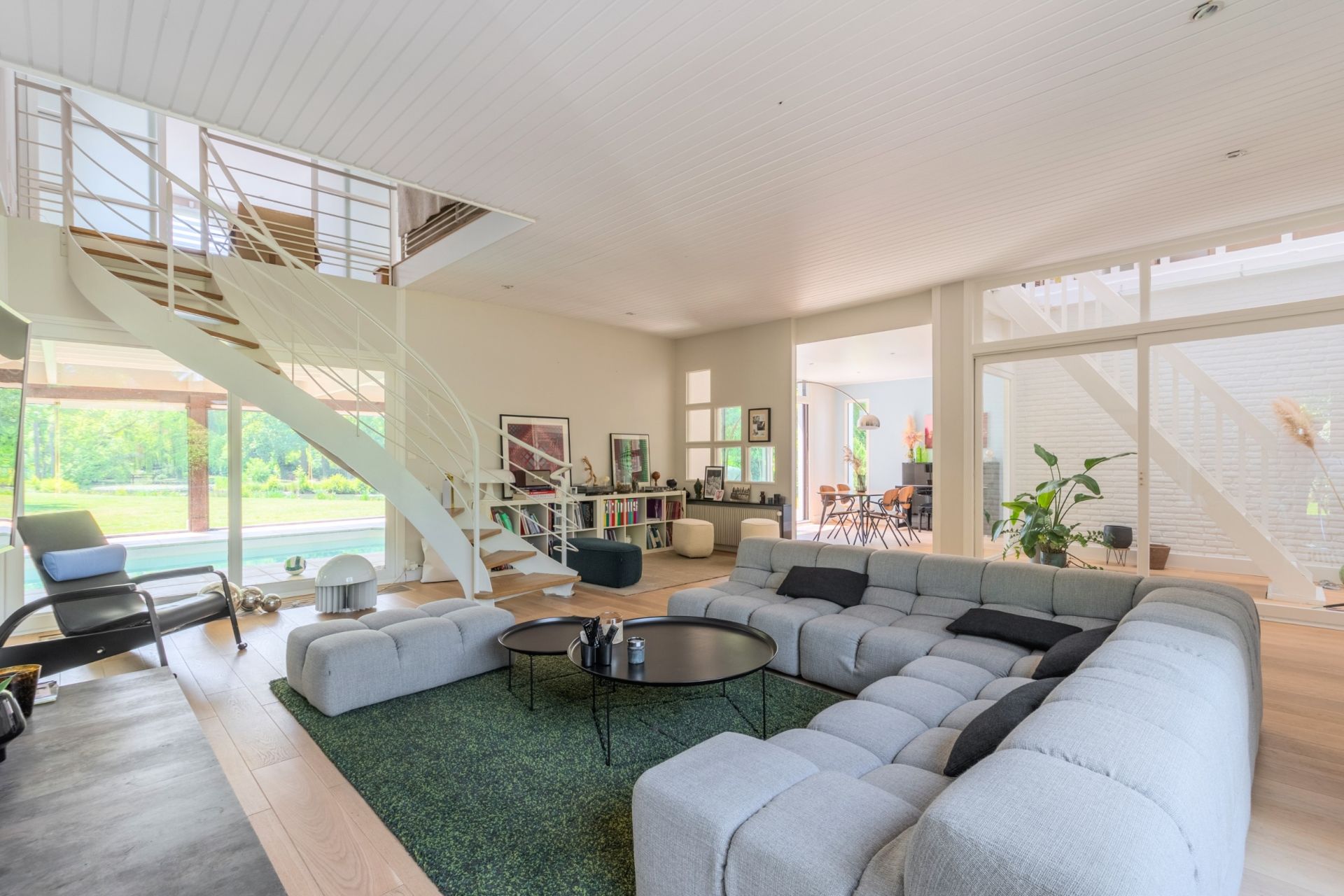 luxury house 10 Rooms for sale on PREMESQUES (59840)