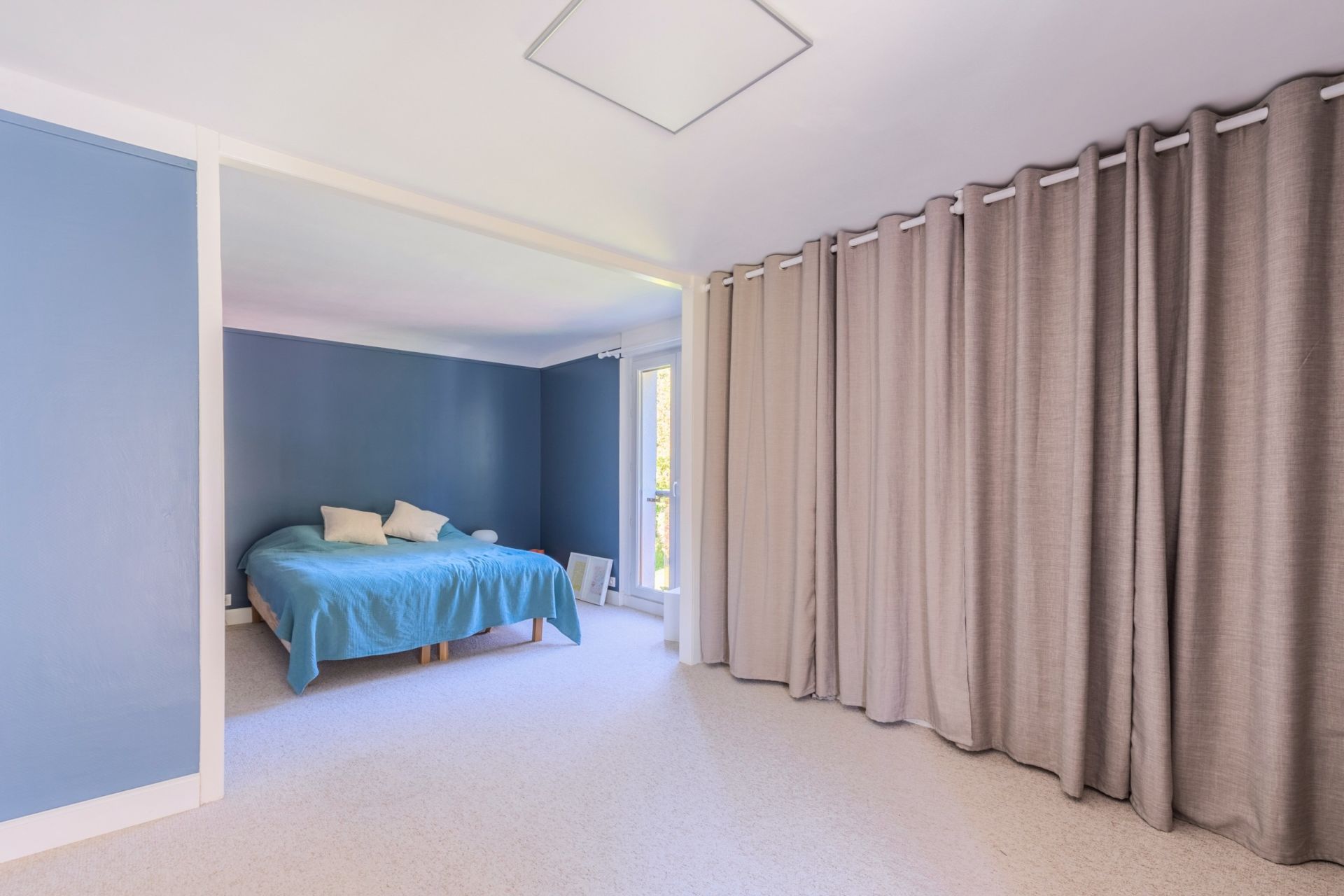 luxury house 10 Rooms for sale on PREMESQUES (59840)