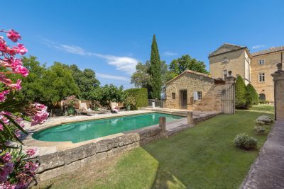 Rental Castle Uzès 9 Rooms 600 m²