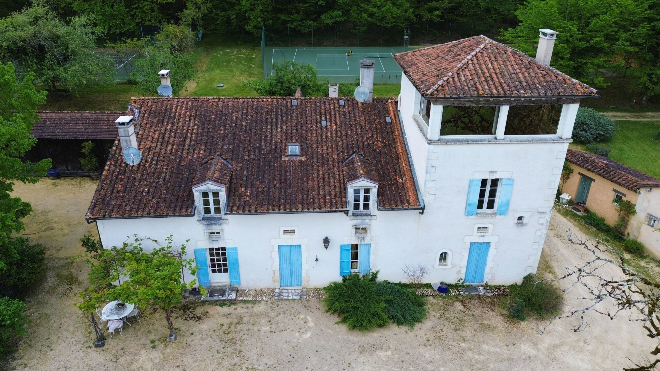 luxury house 23 Rooms for sale on ST ASTIER (24110)