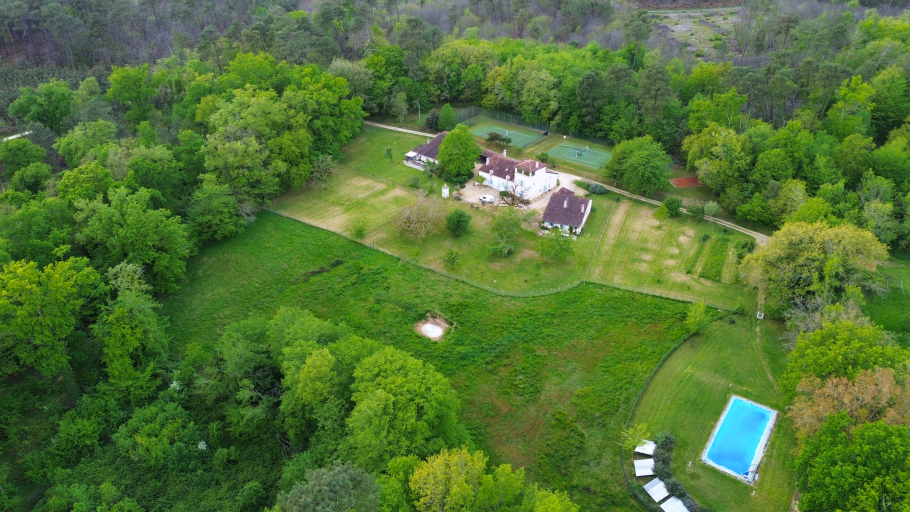 luxury house 23 Rooms for sale on ST ASTIER (24110)