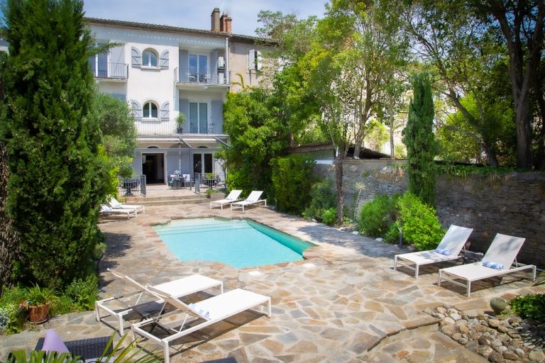 luxury house 12 Rooms for sale on CARCASSONNE (11000)