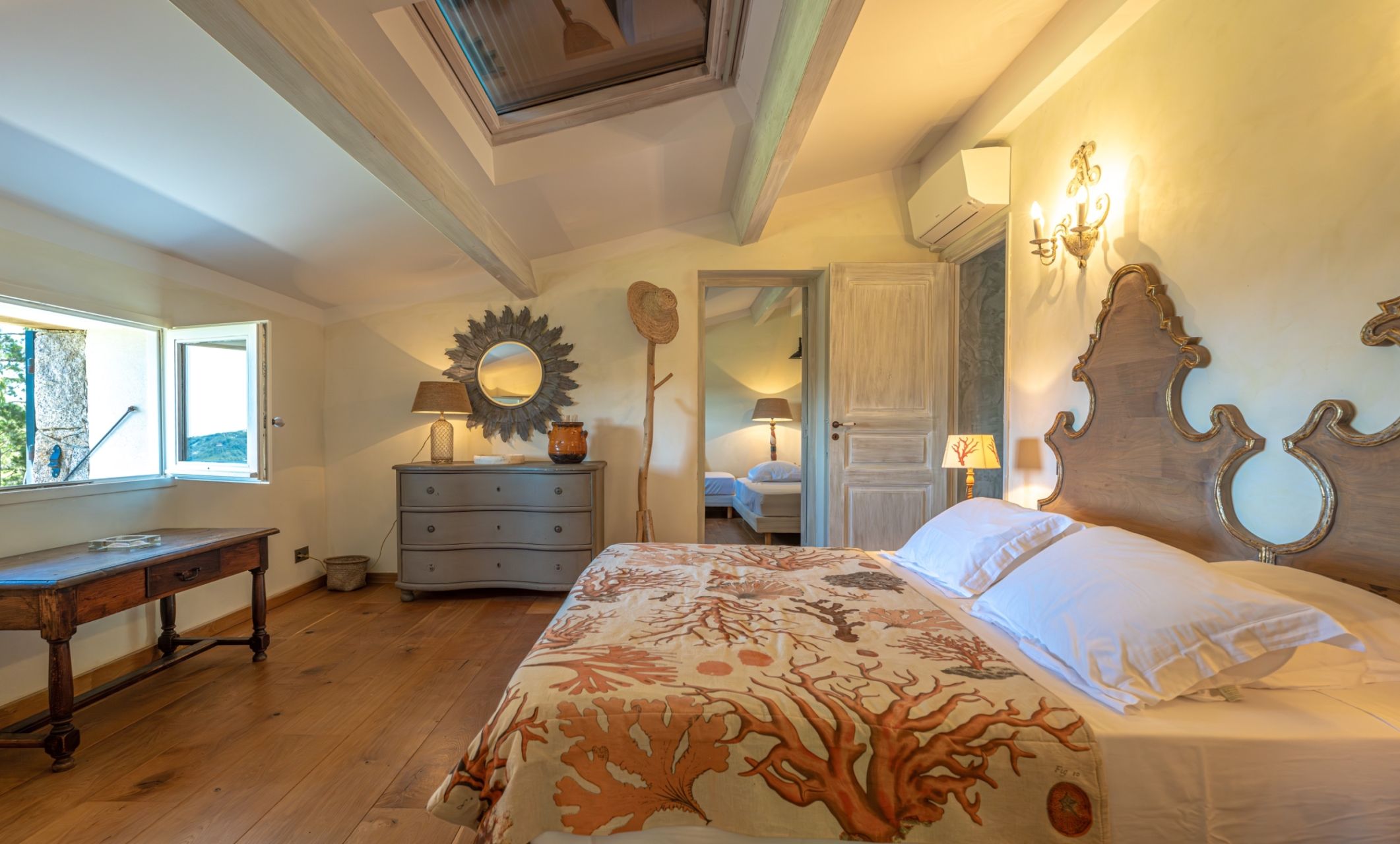 maison de luxe 6 Pièces en location saisonnière sur COTI CHIAVARI (20138)