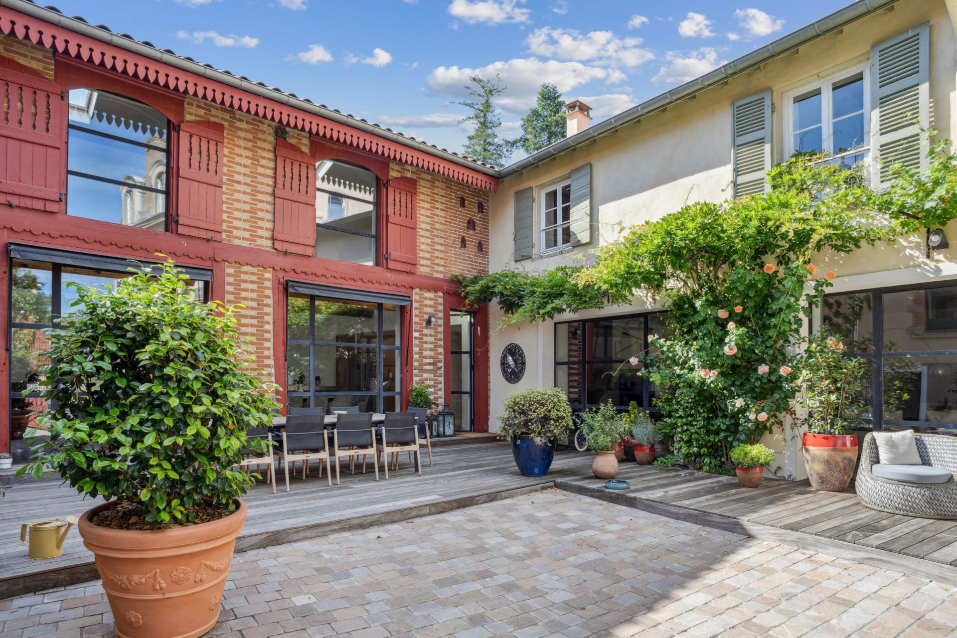 maison de luxe 13 Pièces en vente sur CHARBONNIERES LES BAINS (69260)
