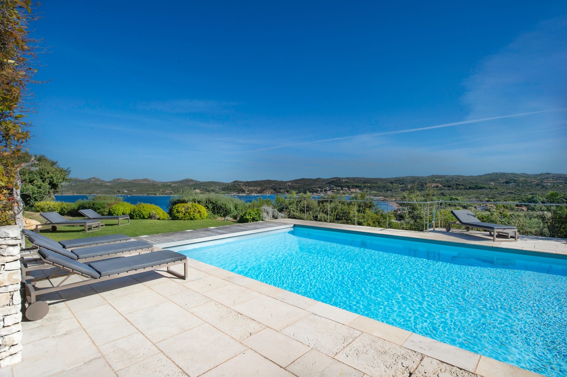 villa de luxe 10 Pièces en location saisonnière sur BONIFACIO (20169)