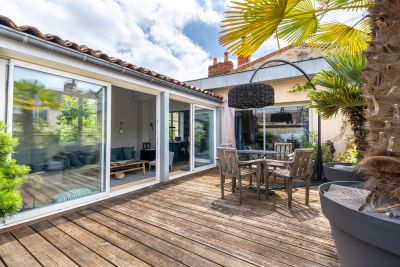 Sale Luxury apartment Bordeaux 3 Rooms 76 m²