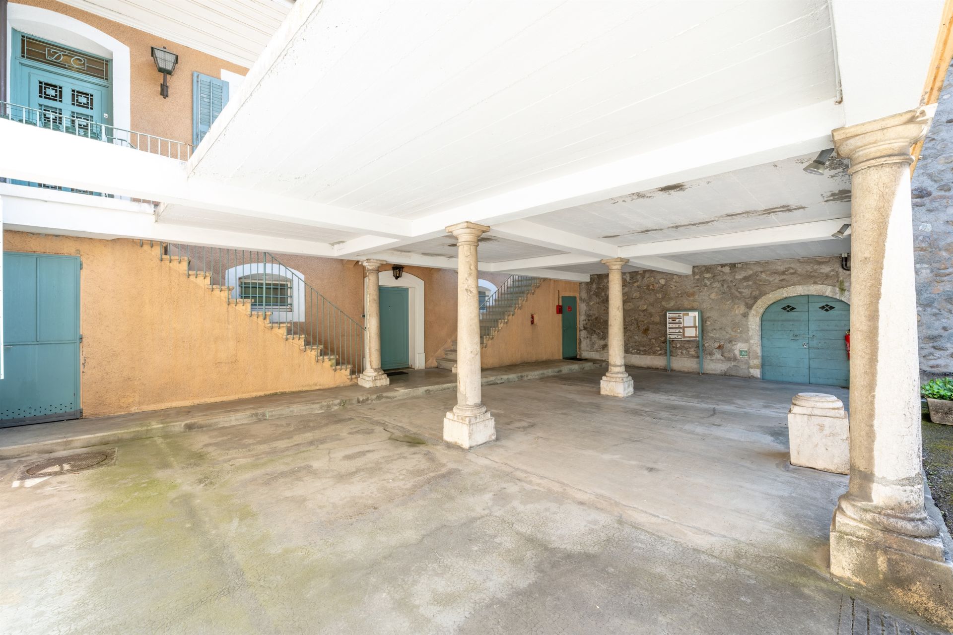 luxury apartment 5 Rooms for sale on GAILLARD (74240)