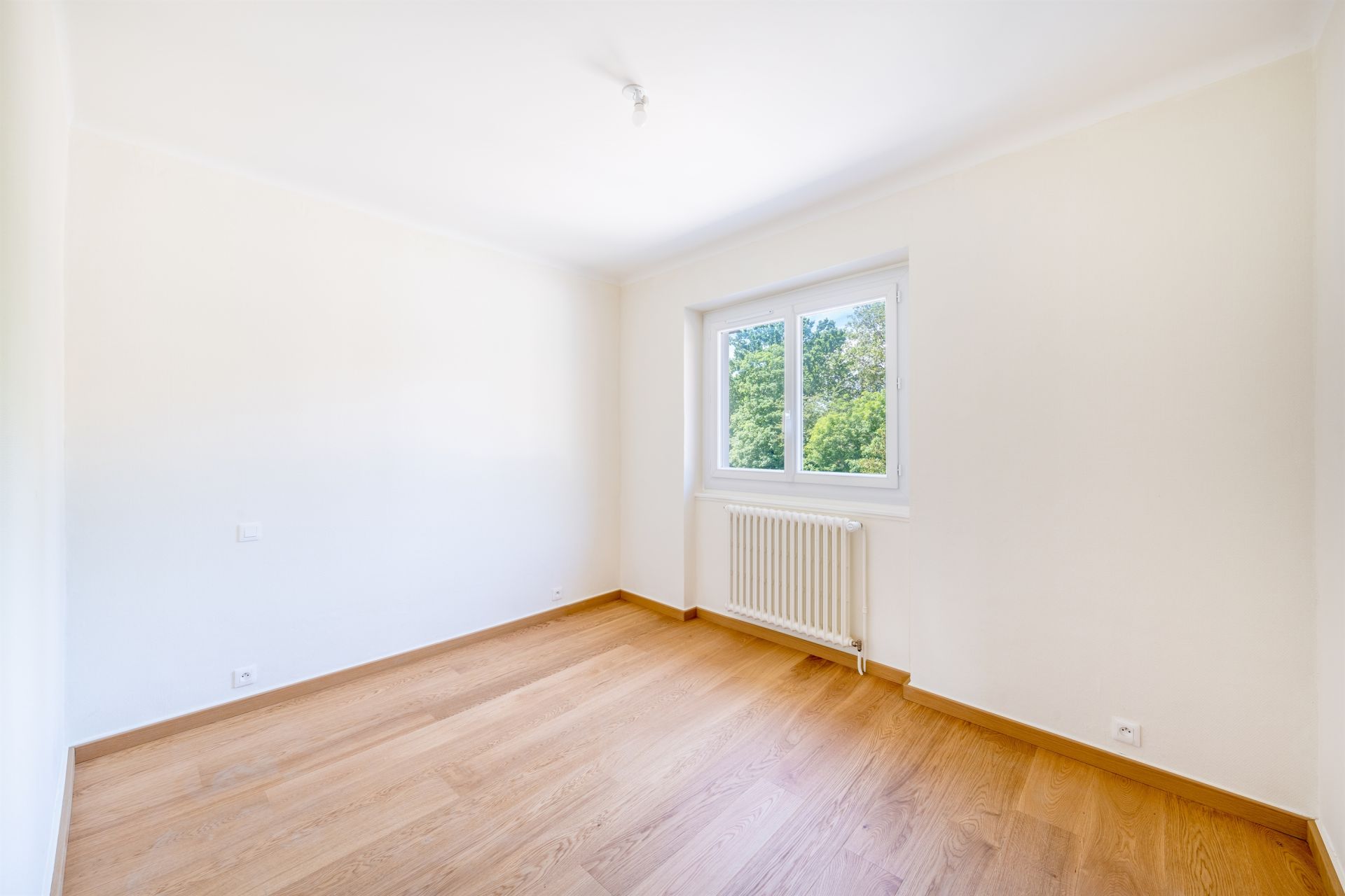 luxury apartment 5 Rooms for sale on GAILLARD (74240)