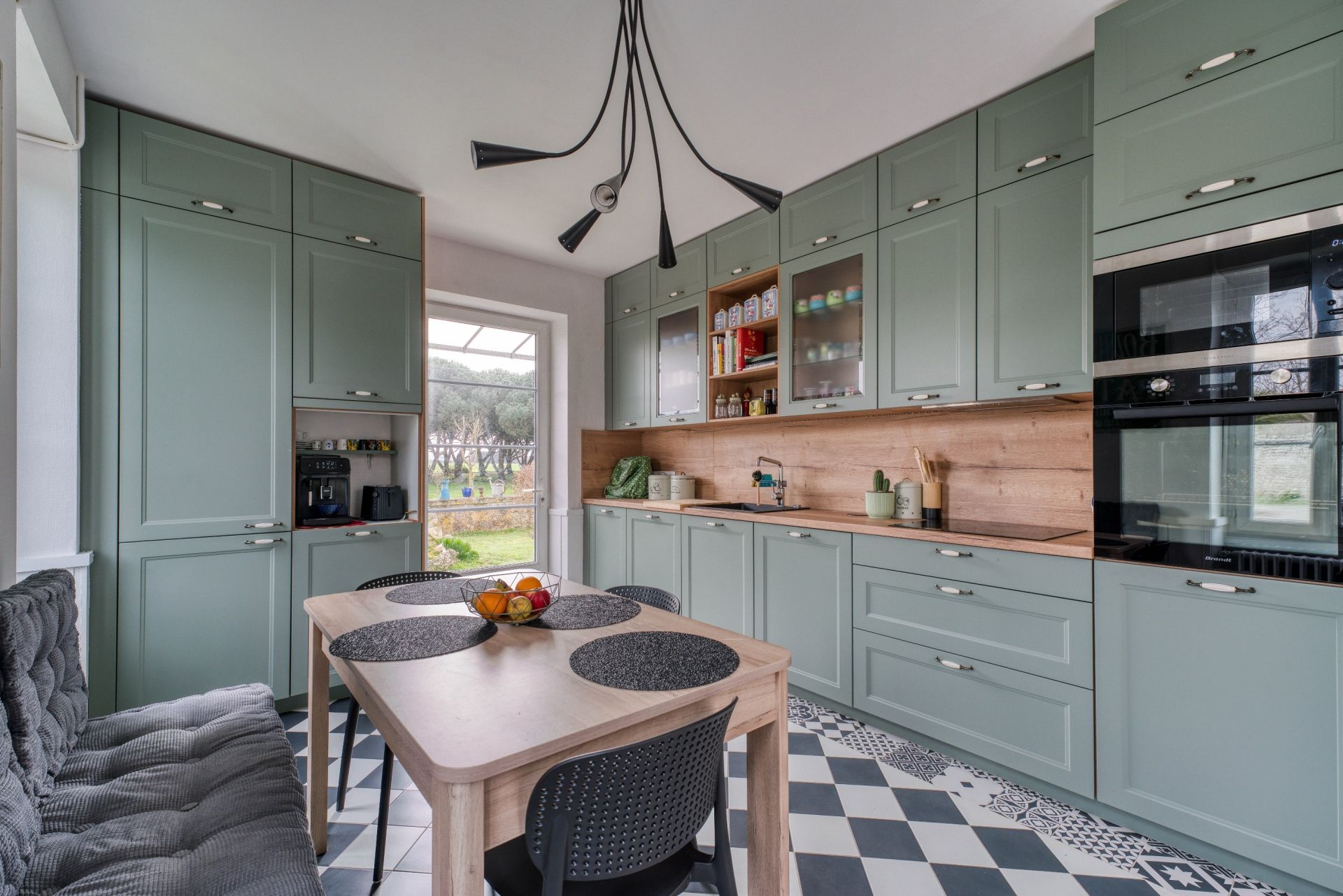 luxury house 9 Rooms for sale on ST PIERRE D OLERON (17310)