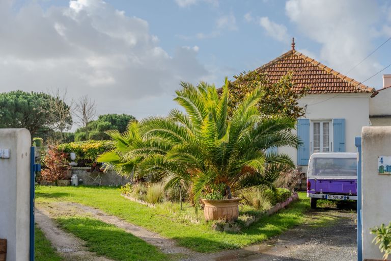 luxury house 9 Rooms for sale on ST PIERRE D OLERON (17310)