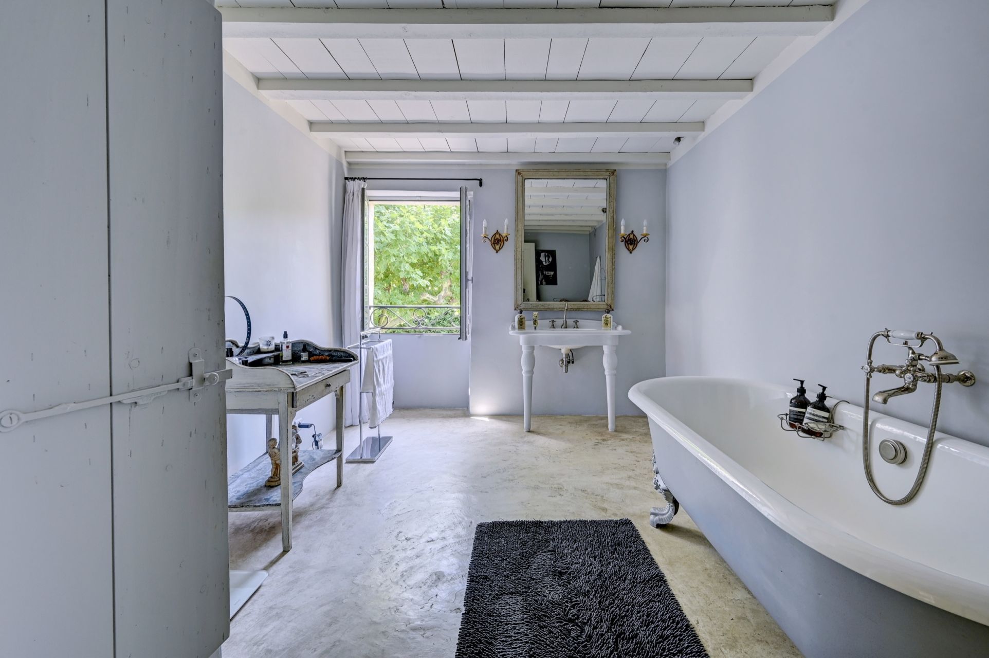 luxury house 7 Rooms for sale on ST REMY DE PROVENCE (13210)