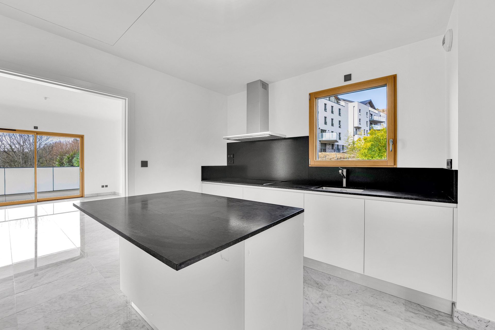 luxury apartment 7 Rooms for sale on DIVONNE LES BAINS (01220)