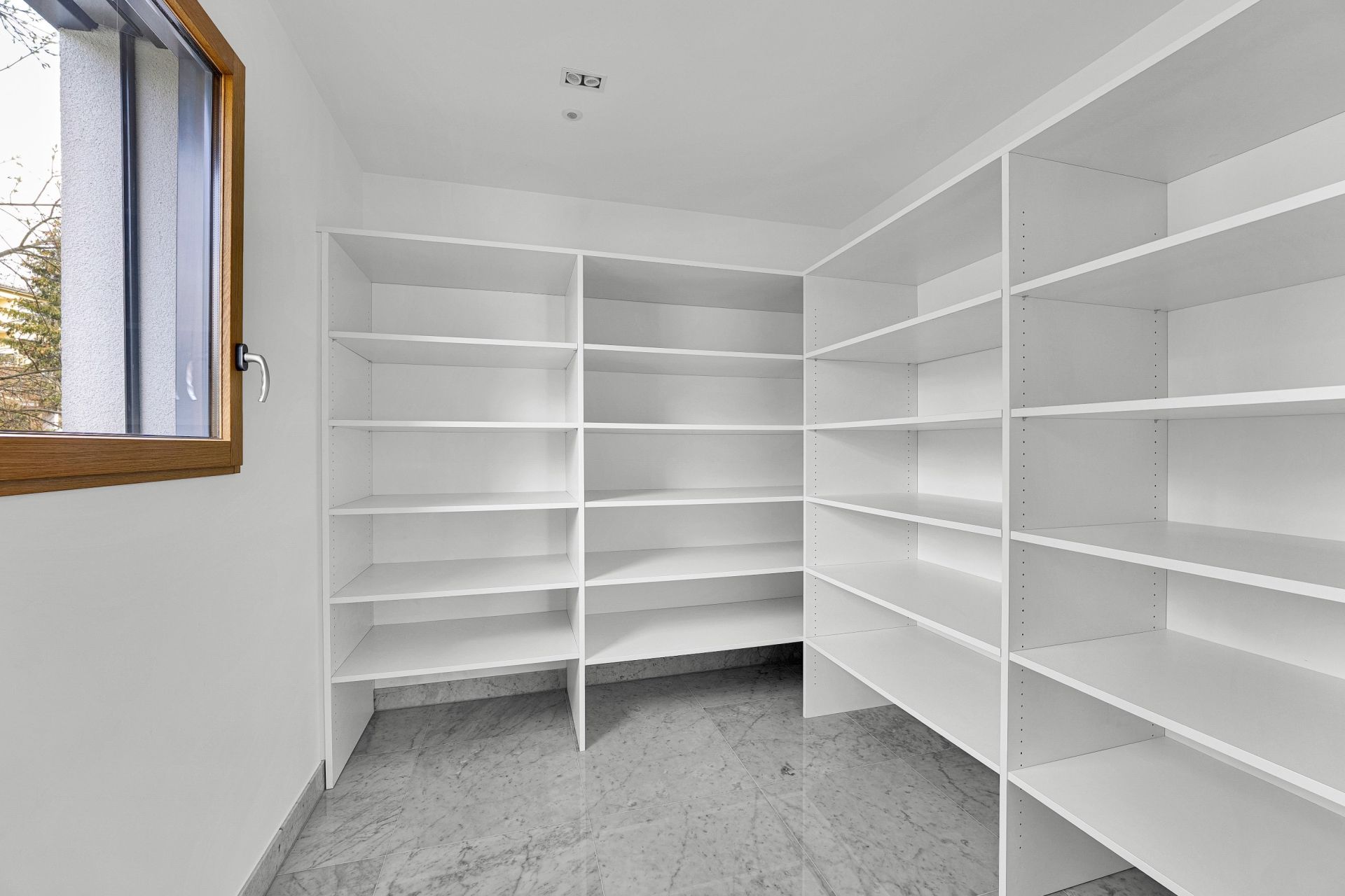 luxury apartment 7 Rooms for sale on DIVONNE LES BAINS (01220)