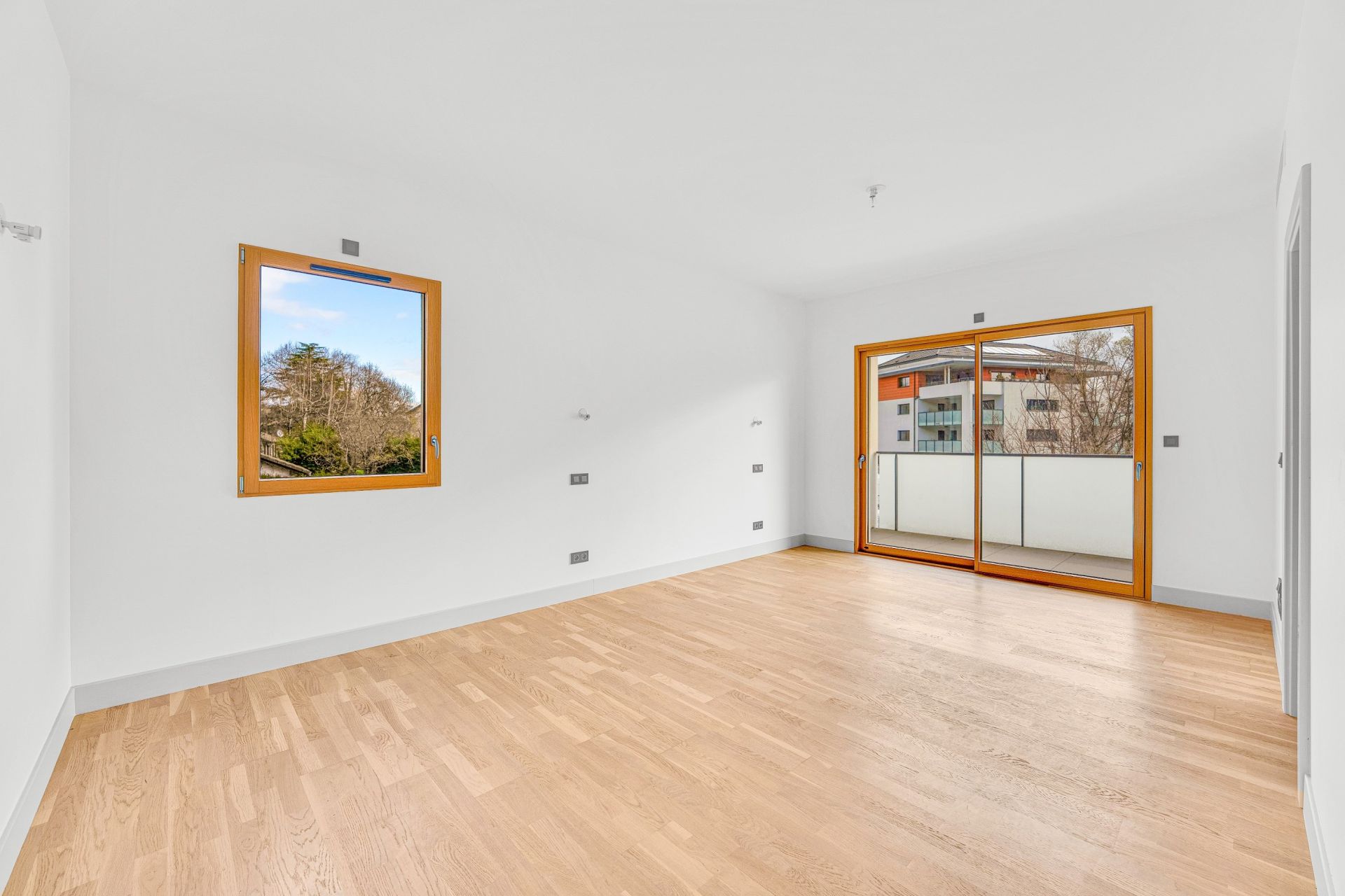 luxury apartment 7 Rooms for sale on DIVONNE LES BAINS (01220)