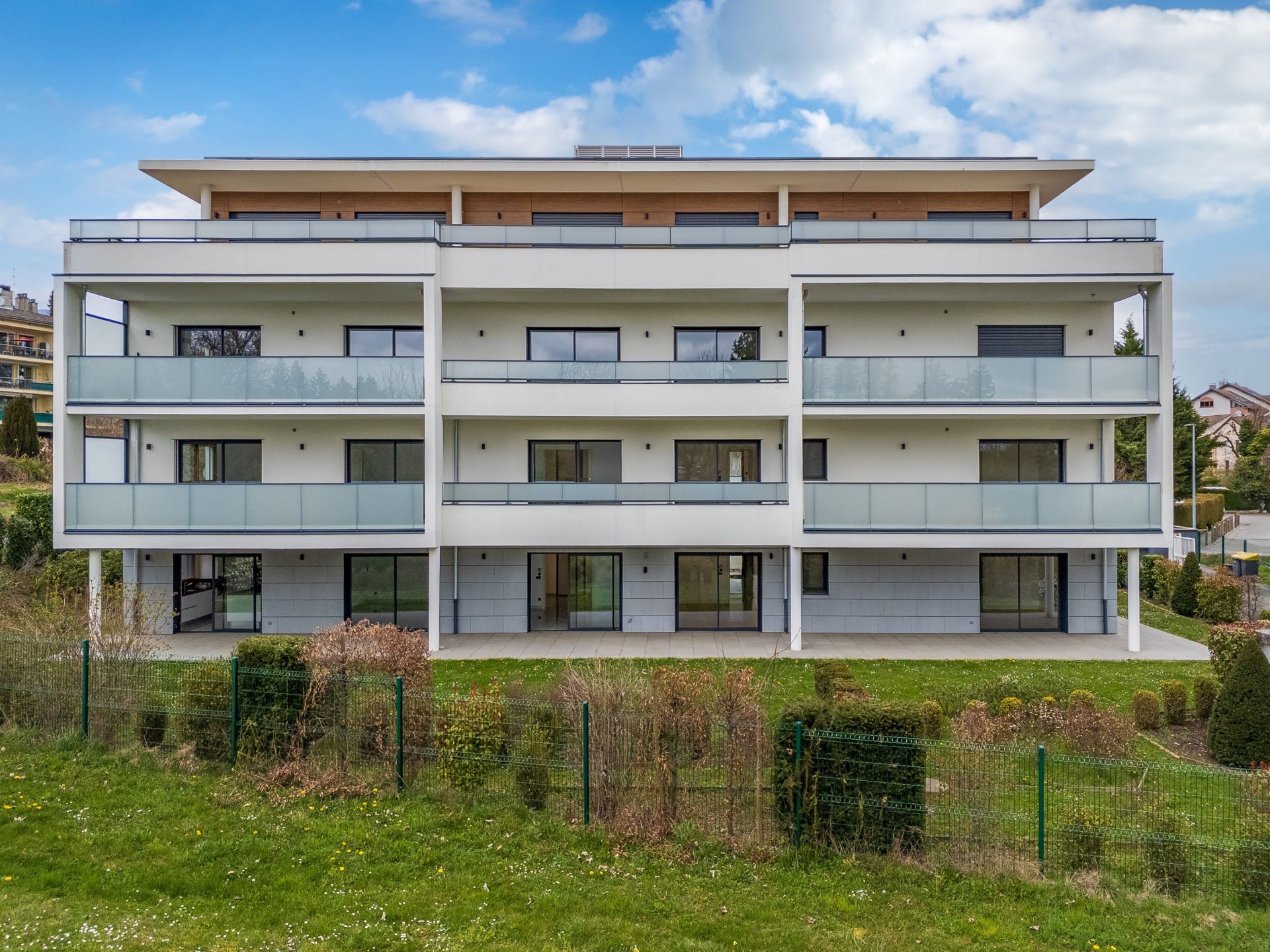 luxury apartment 7 Rooms for sale on DIVONNE LES BAINS (01220)