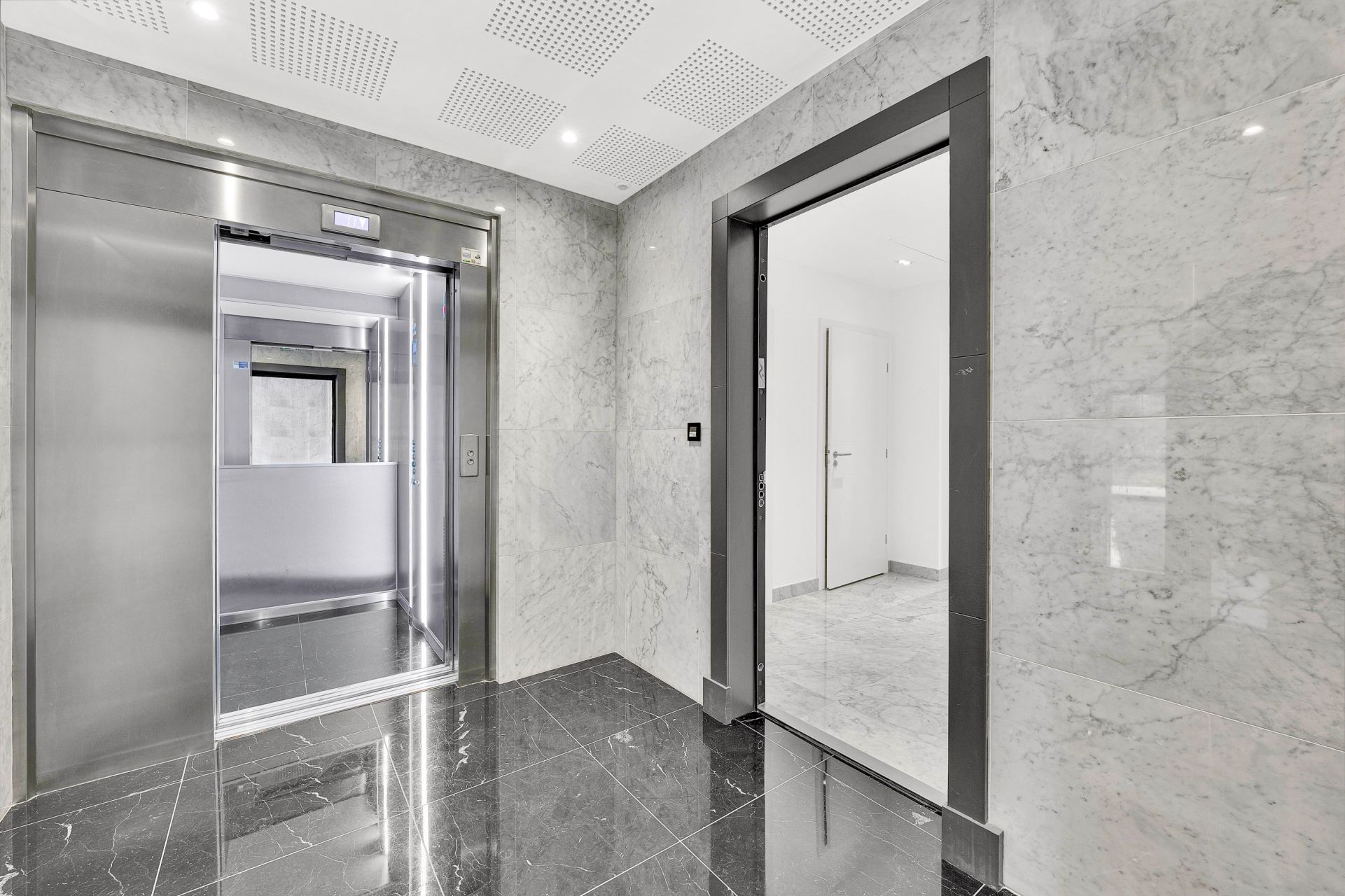 luxury apartment 7 Rooms for sale on DIVONNE LES BAINS (01220)