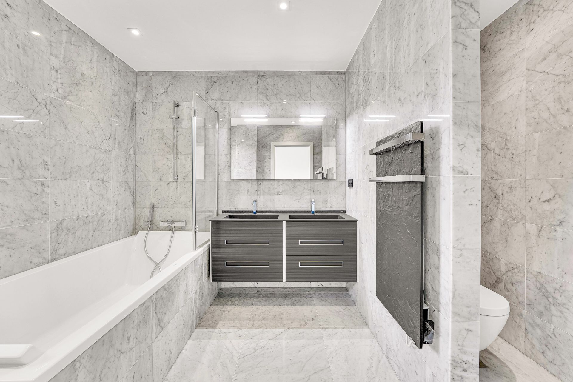 luxury apartment 7 Rooms for sale on DIVONNE LES BAINS (01220)