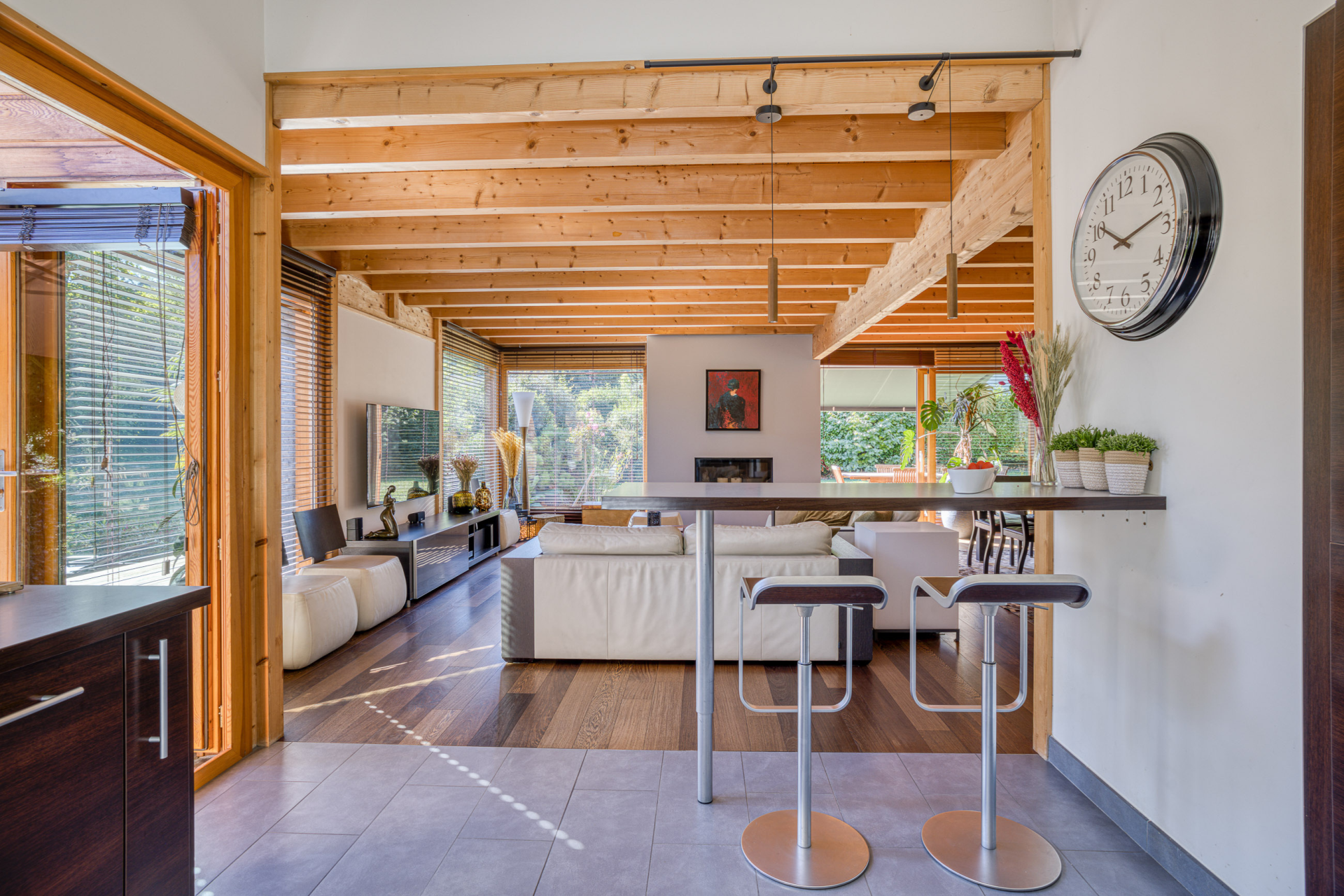 luxury house 8 Rooms for sale on ST JORIOZ (74410)