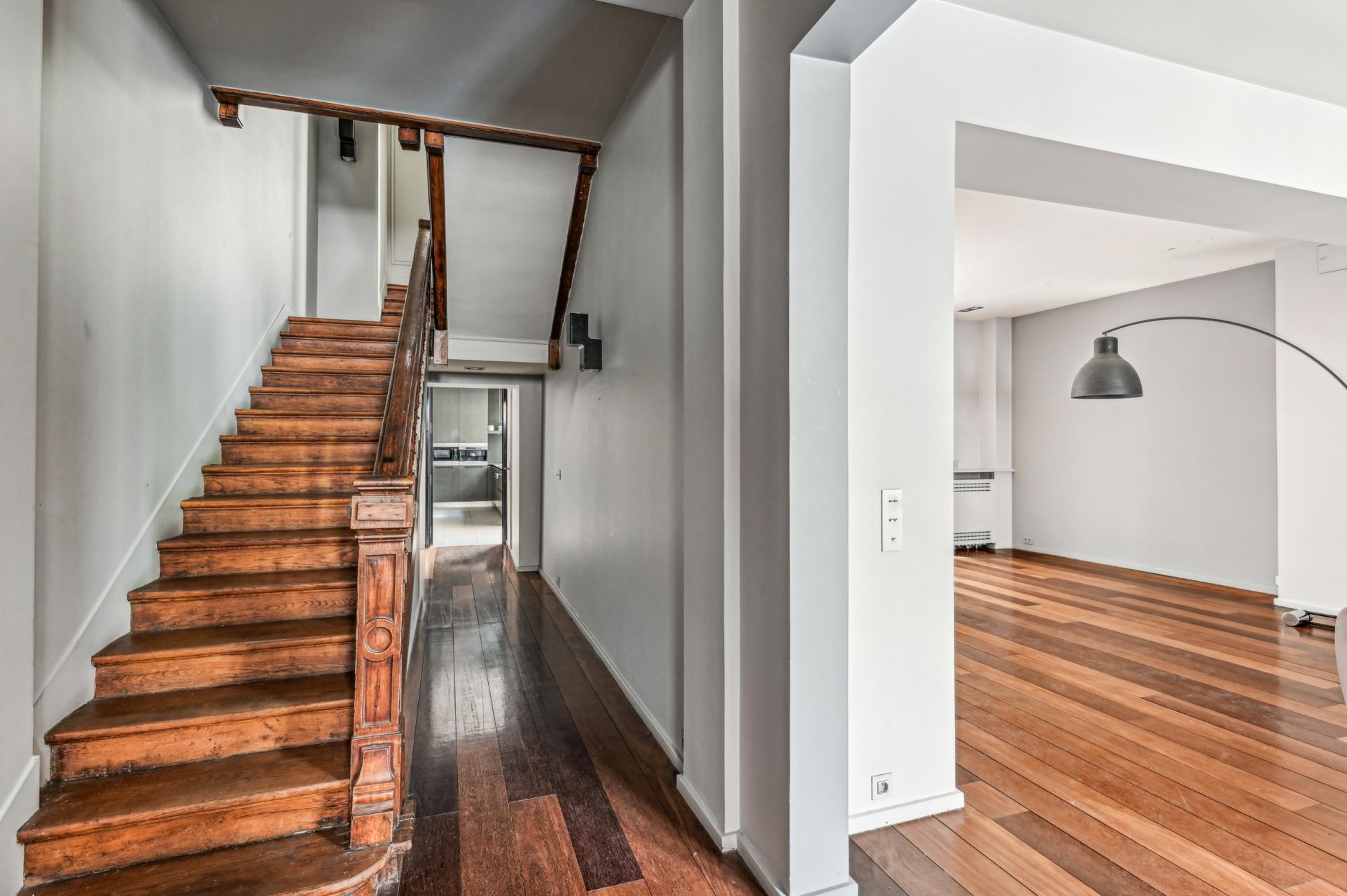 luxury house 9 Rooms for sale on PARIS (75017)