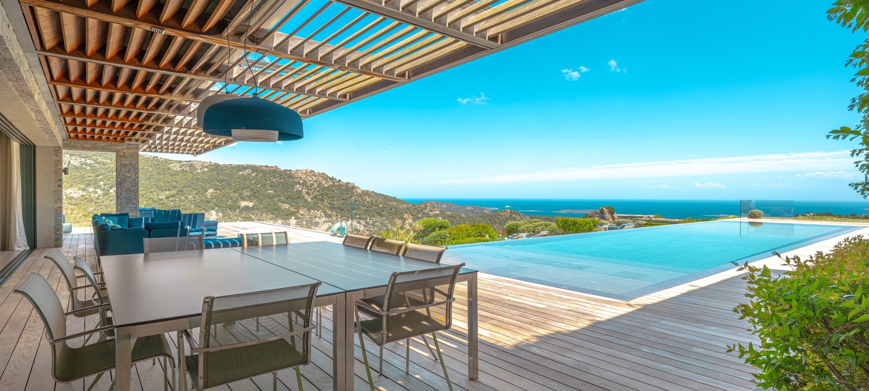 villa de luxe 9 Pièces en location saisonnière sur PORTO VECCHIO (20137)