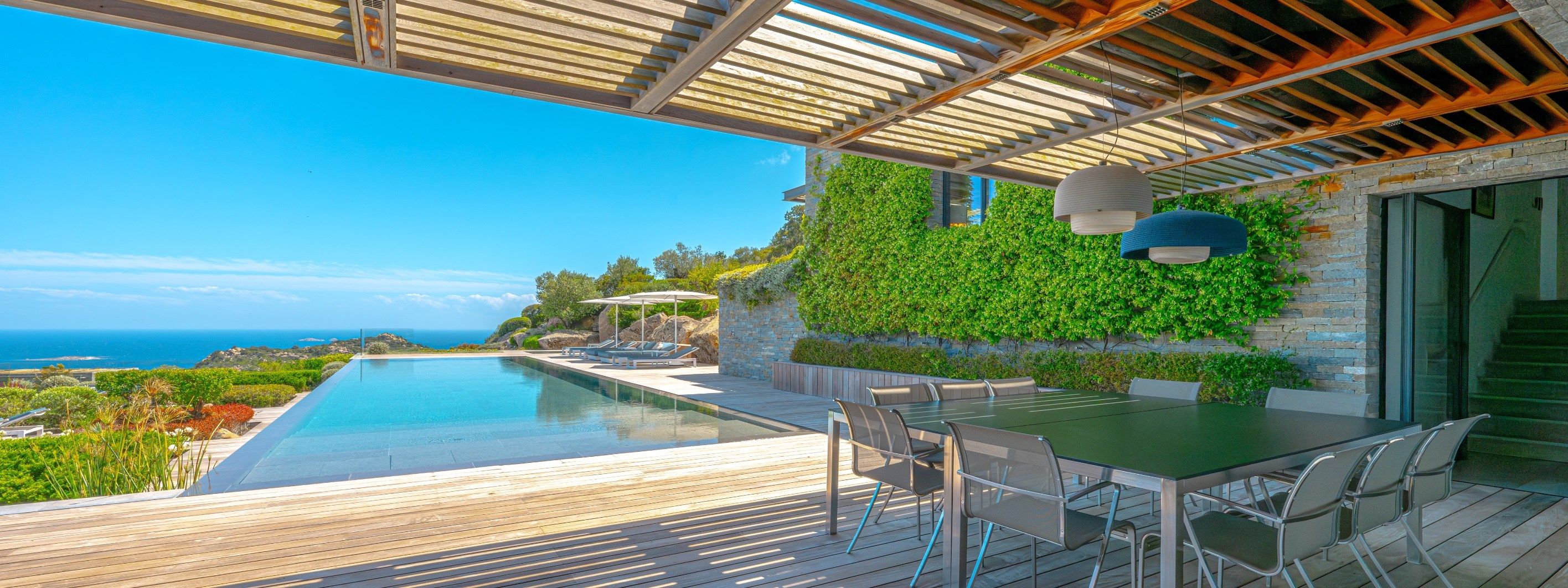 villa de luxe 9 Pièces en location saisonnière sur PORTO VECCHIO (20137)