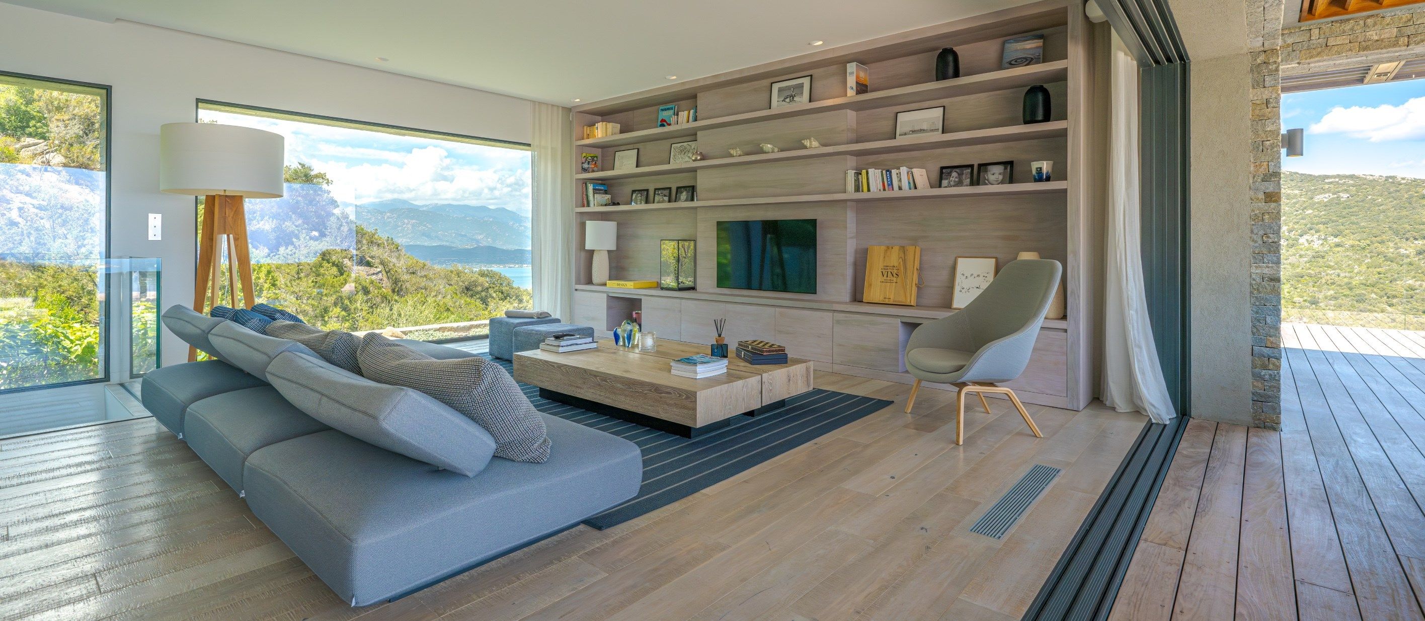 villa de luxe 9 Pièces en location saisonnière sur PORTO VECCHIO (20137)