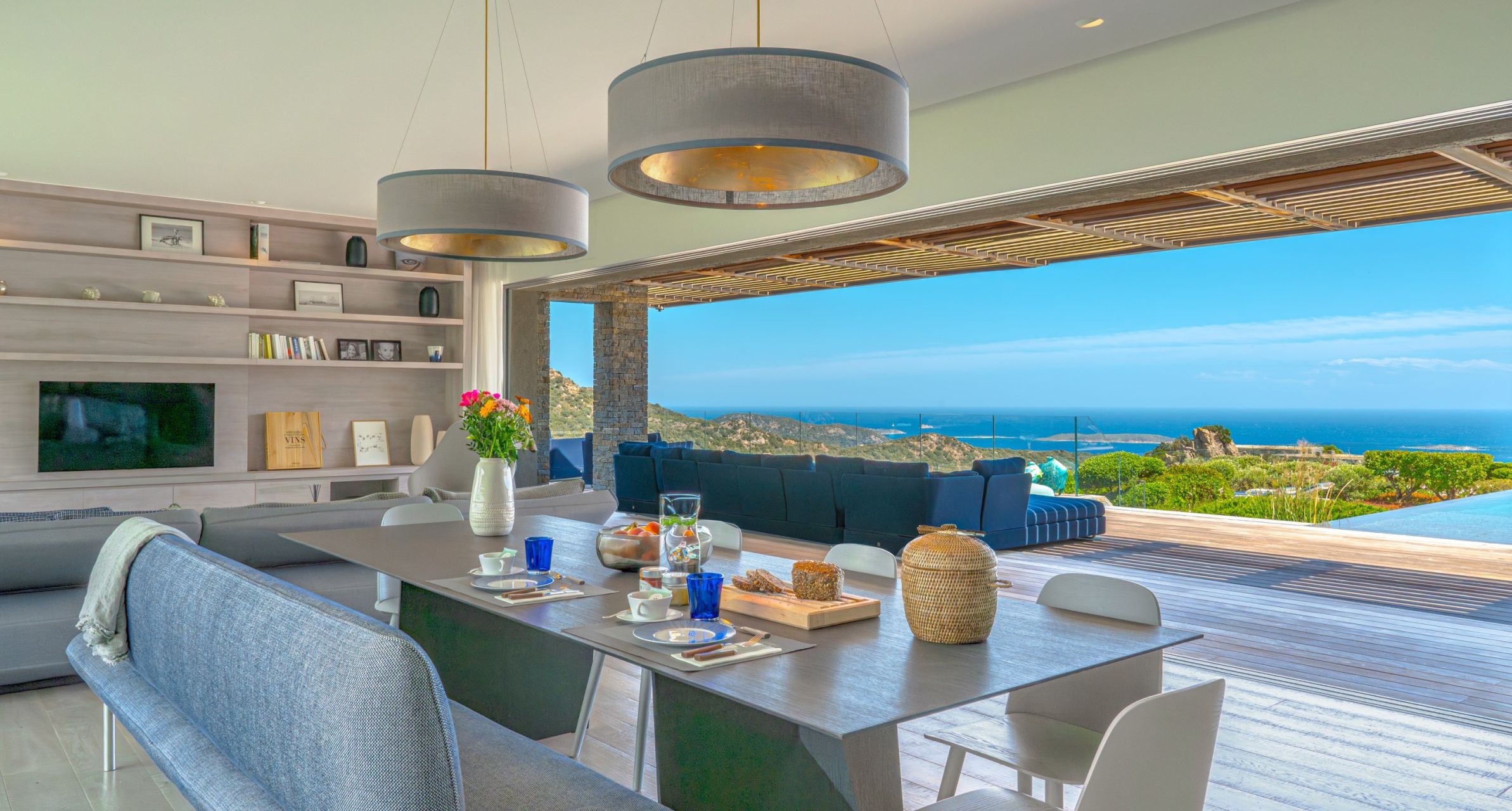 villa de luxe 9 Pièces en location saisonnière sur PORTO VECCHIO (20137)