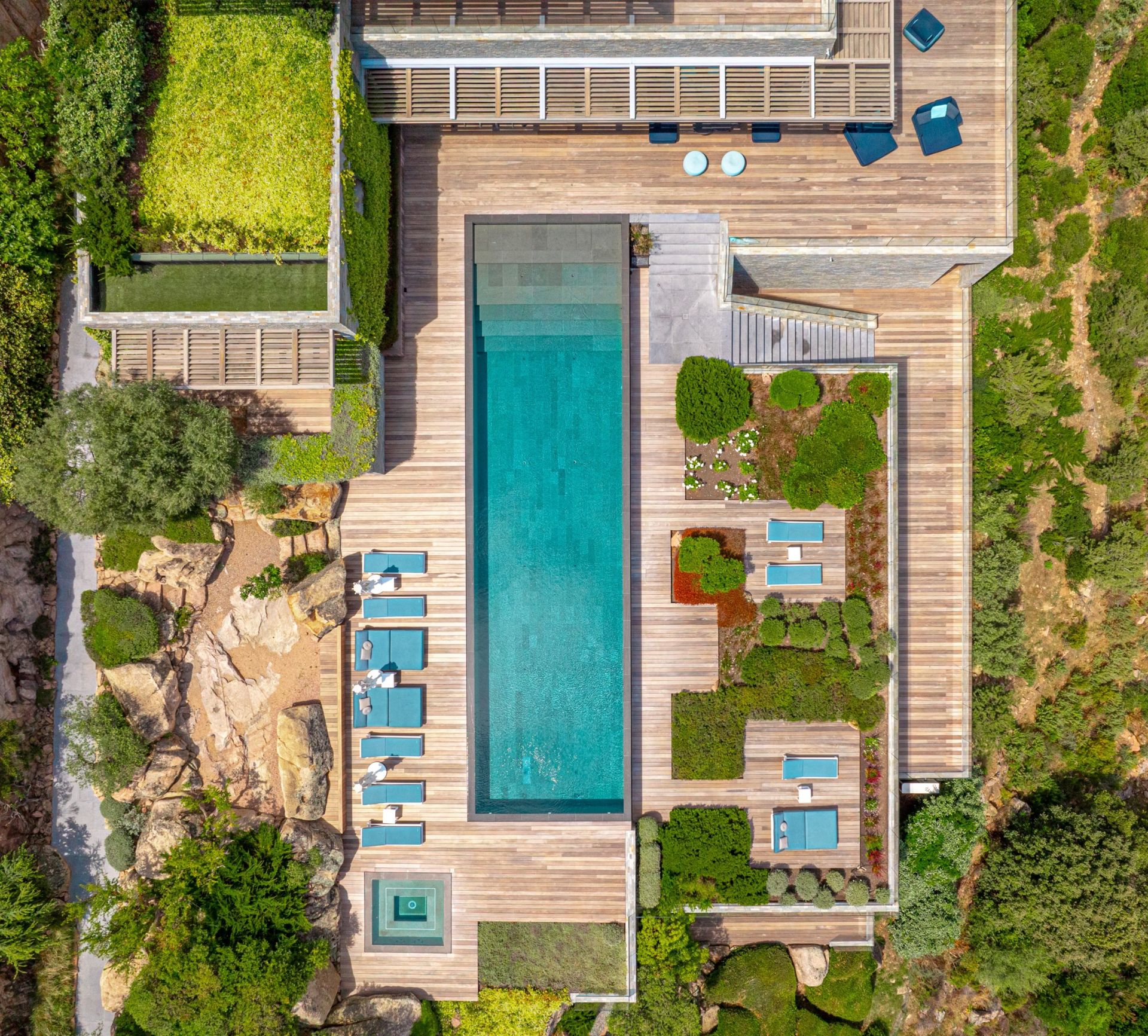 villa de luxe 9 Pièces en location saisonnière sur PORTO VECCHIO (20137)