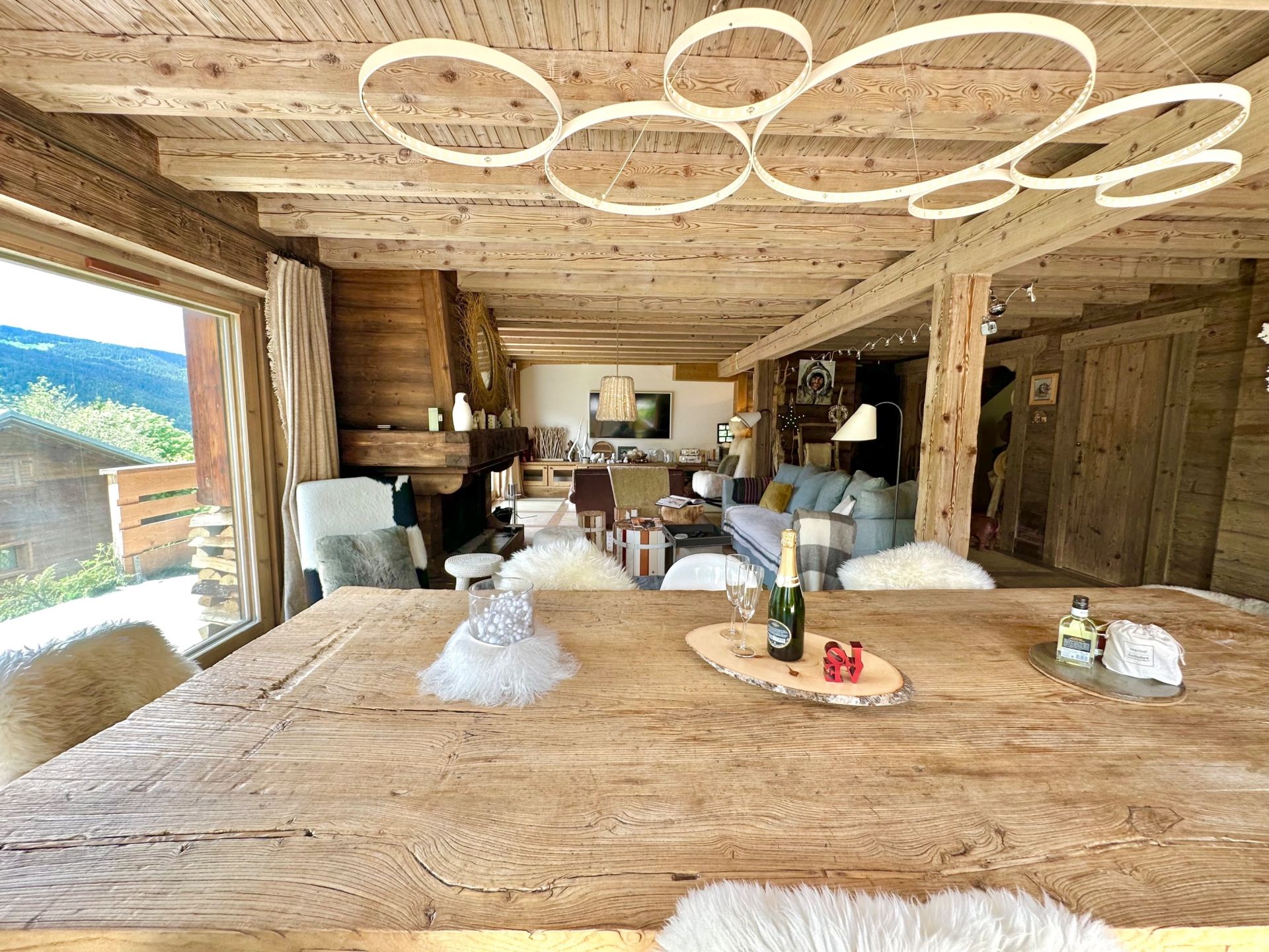 luxury chalet 6 Rooms for seasonal rent on MERIBEL LES ALLUES (73550)