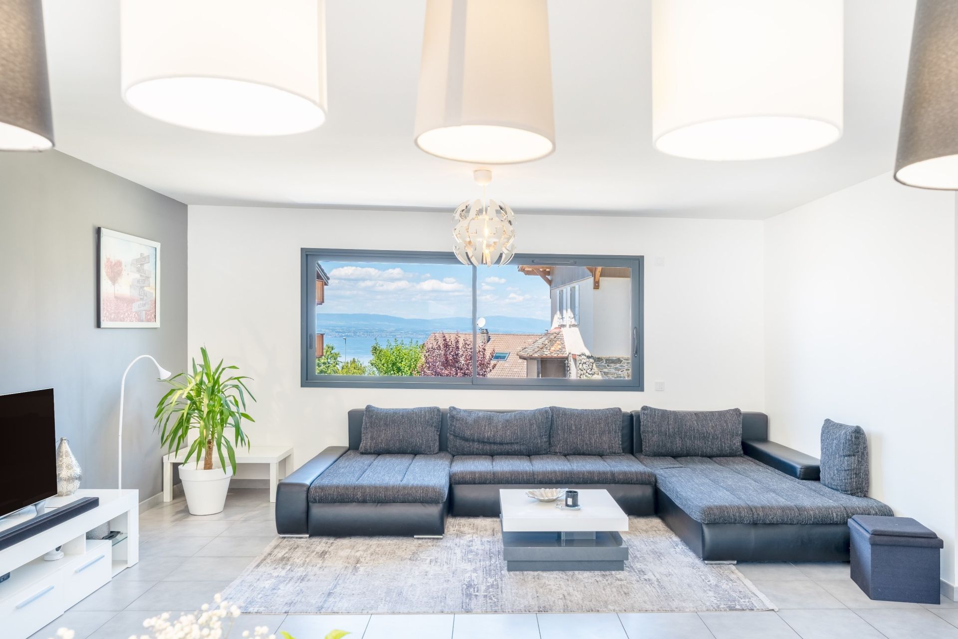 luxury house 6 Rooms for sale on EVIAN LES BAINS (74500)