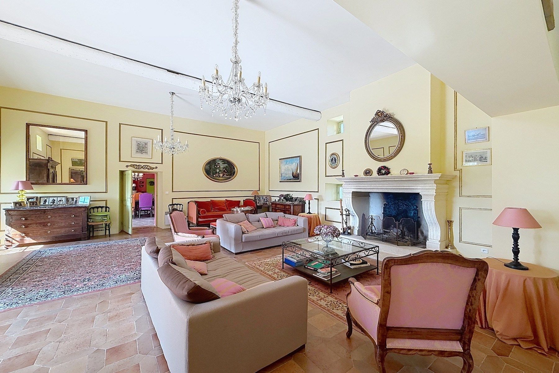 luxury house 10 Rooms for sale on UZES (30700)