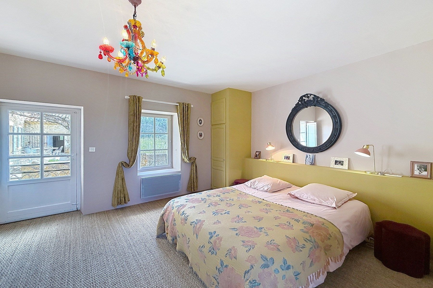 luxury house 10 Rooms for sale on UZES (30700)