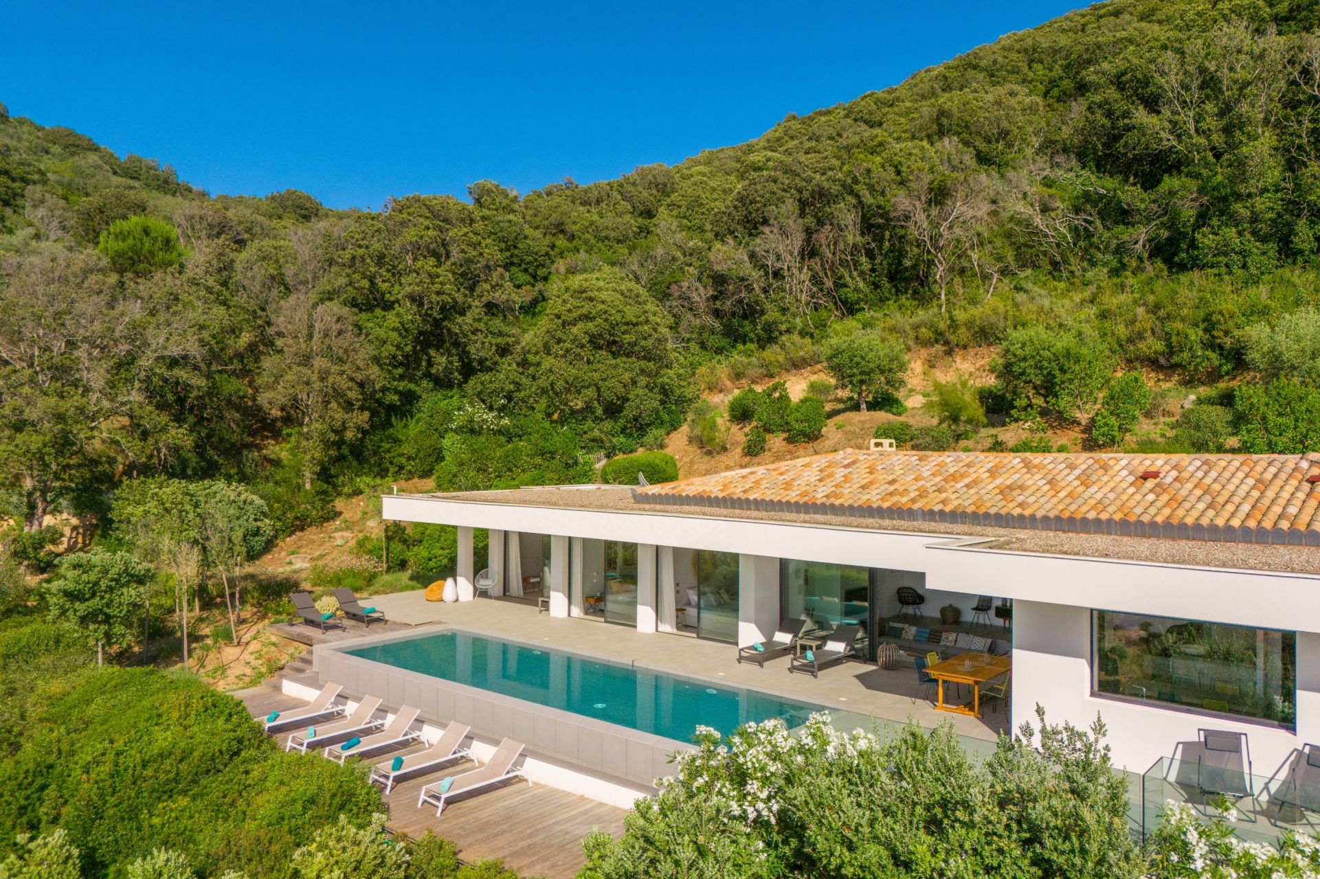 luxury house 7 Rooms for seasonal rent on AJACCIO (20000)