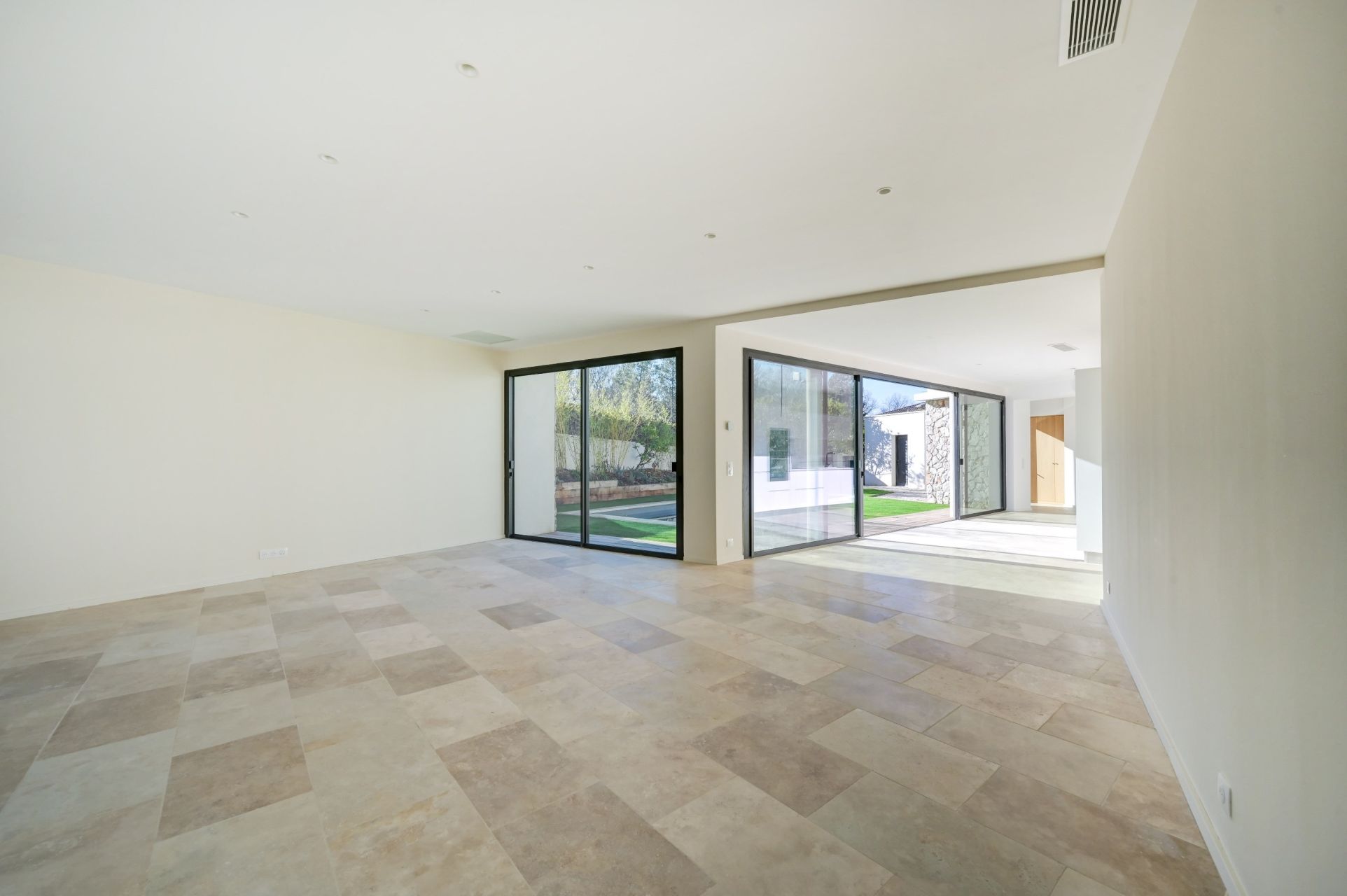 luxury house 4 Rooms for sale on AIX EN PROVENCE (13100)