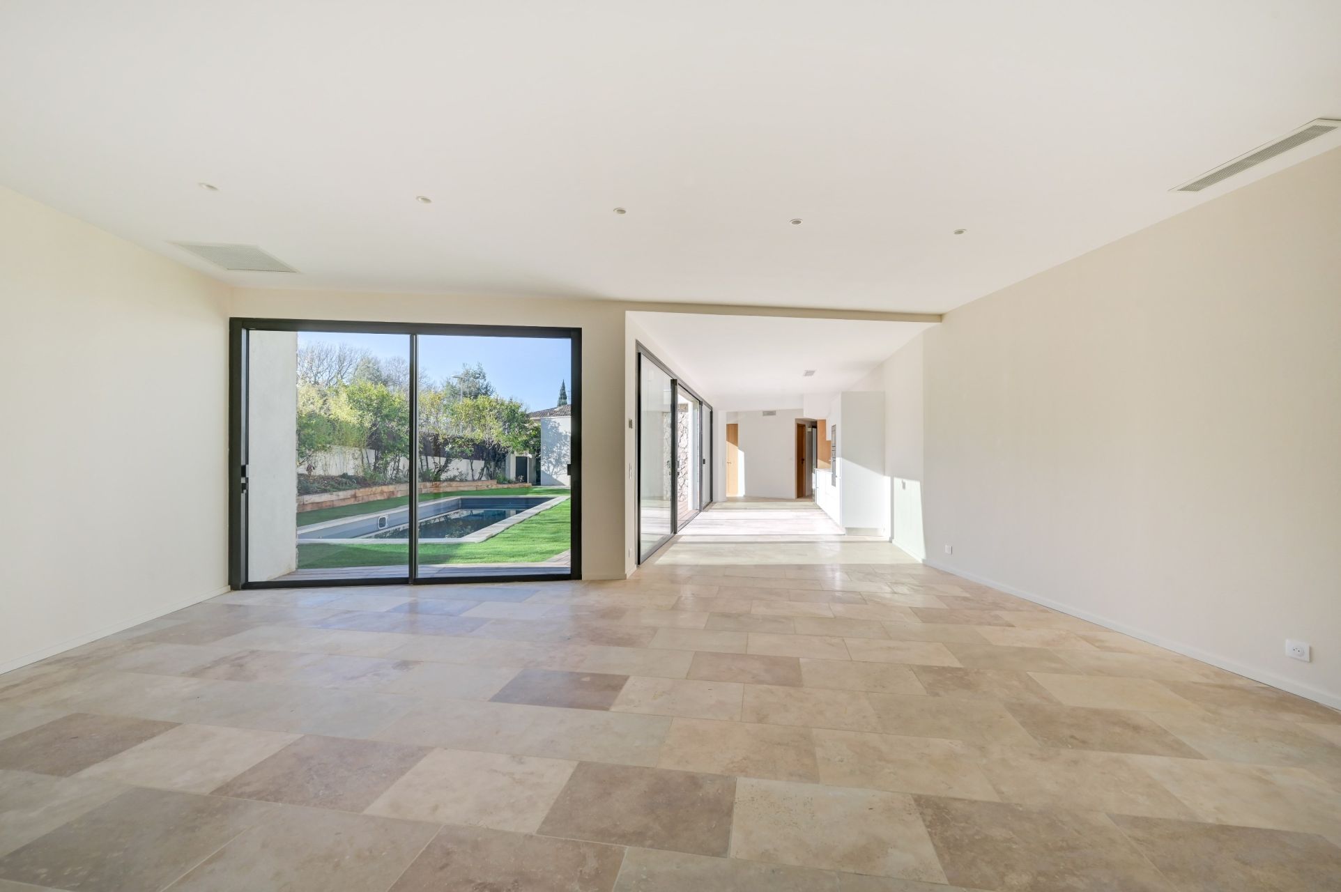 luxury house 4 Rooms for sale on AIX EN PROVENCE (13100)