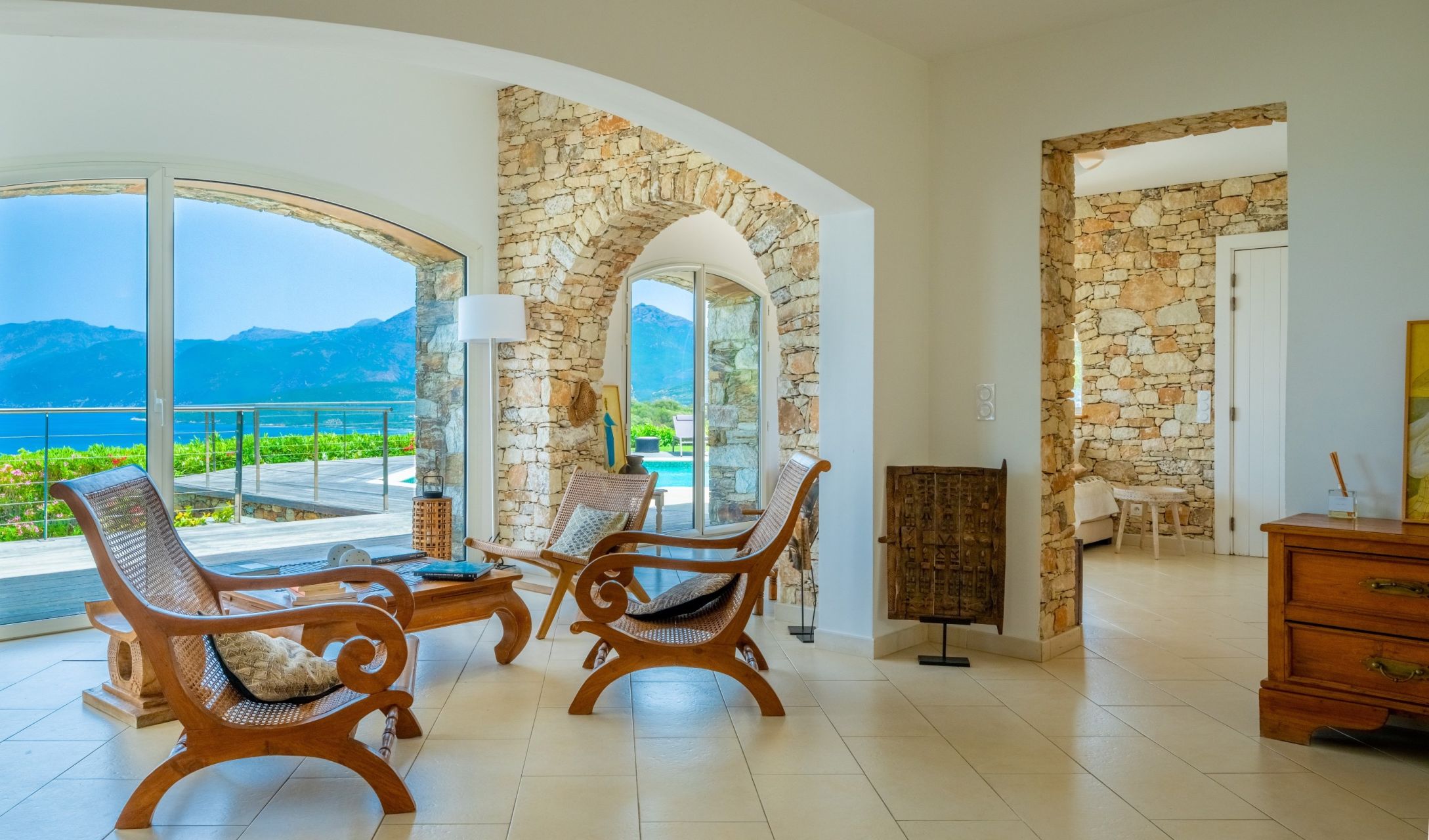 luxury house 8 Rooms for seasonal rent on ST FLORENT (20217)