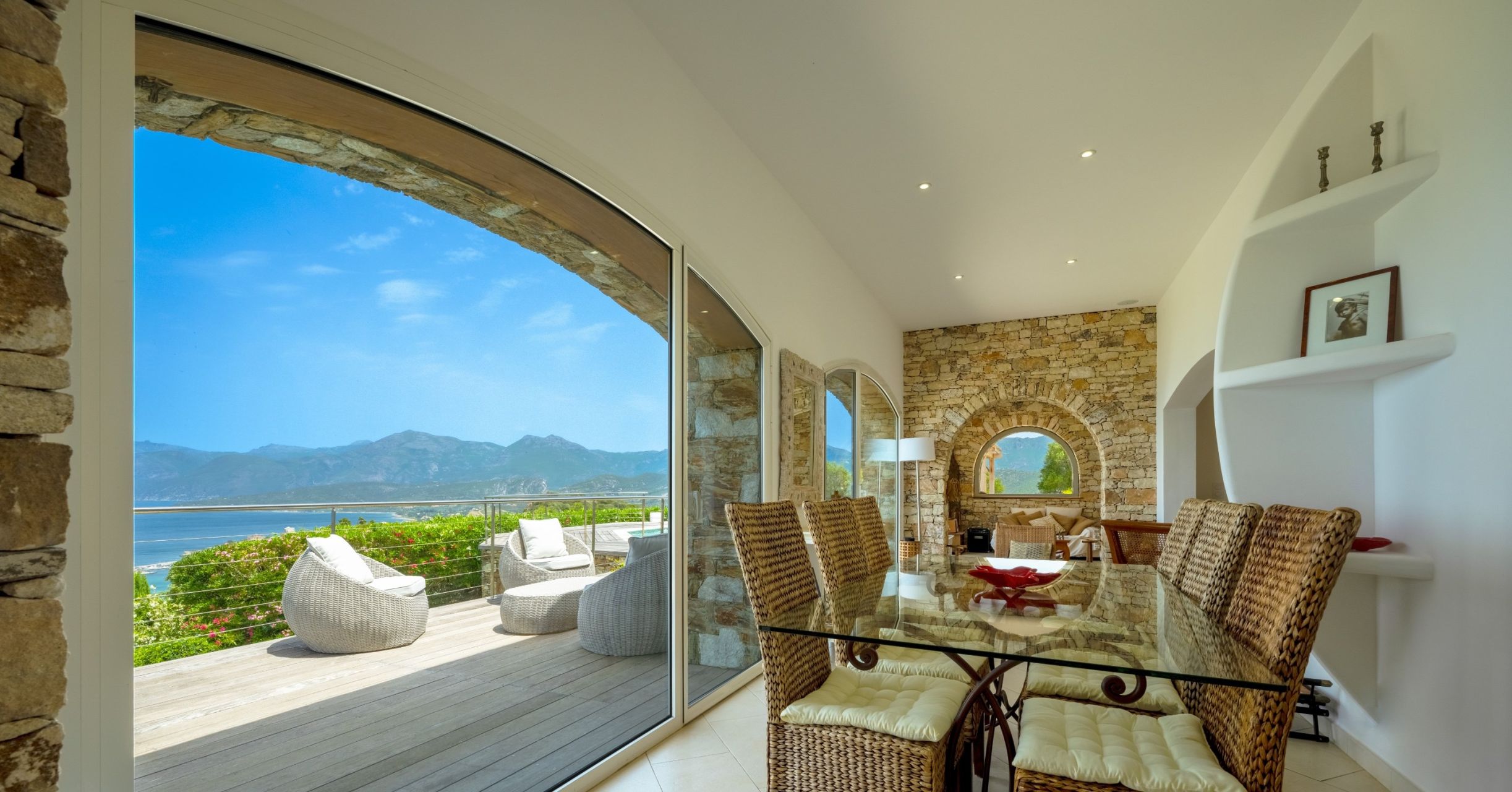 luxury house 8 Rooms for seasonal rent on ST FLORENT (20217)