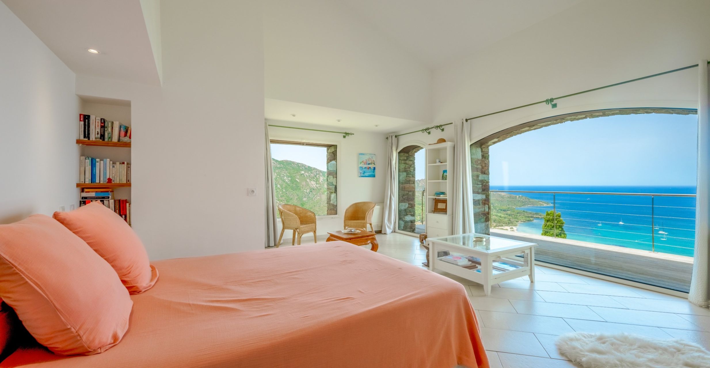 luxury house 8 Rooms for seasonal rent on ST FLORENT (20217)