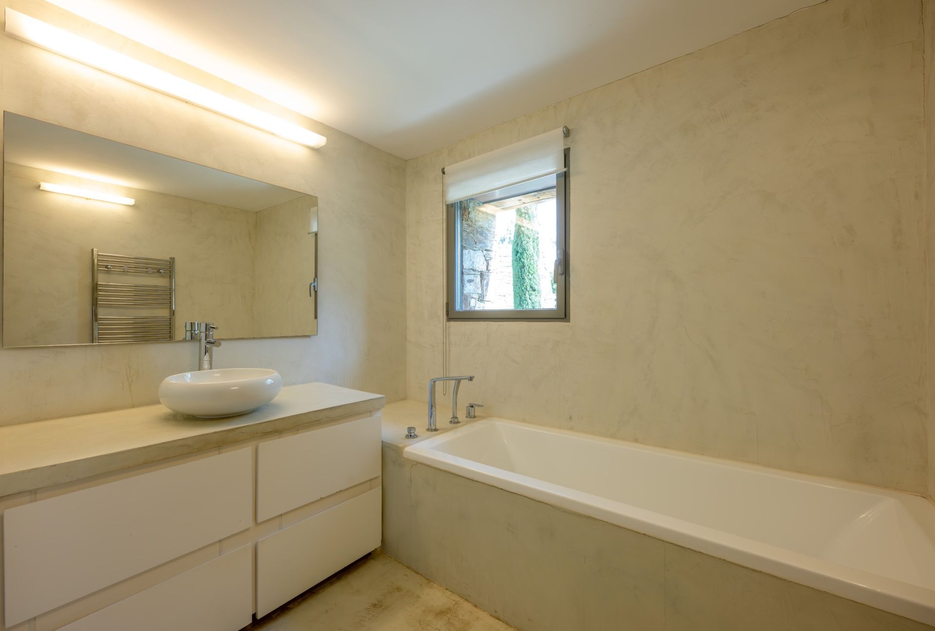 luxury house 8 Rooms for seasonal rent on ST FLORENT (20217)